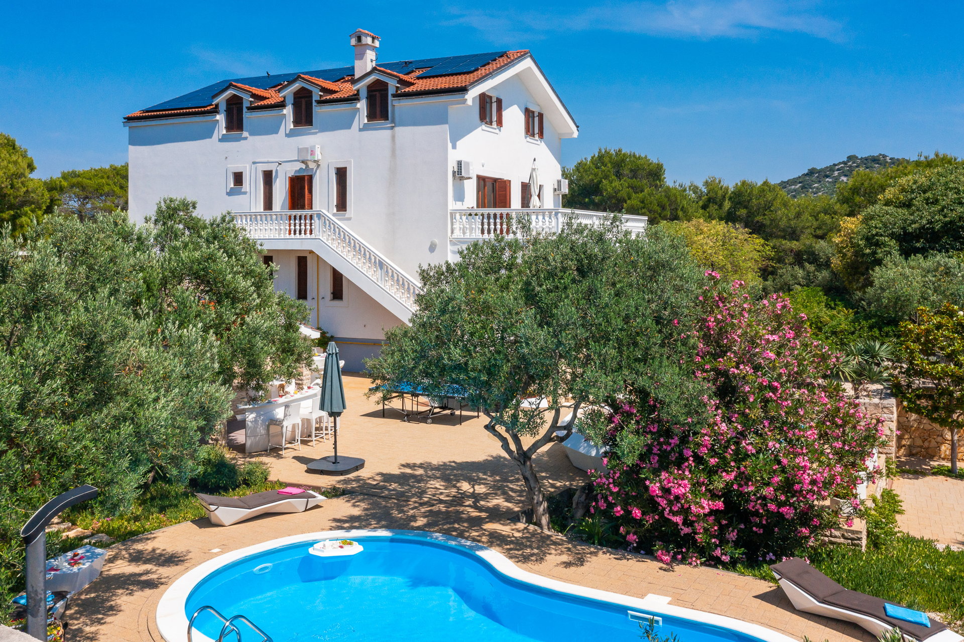 Luxury Villa Bella Vista with Swimming Pool
