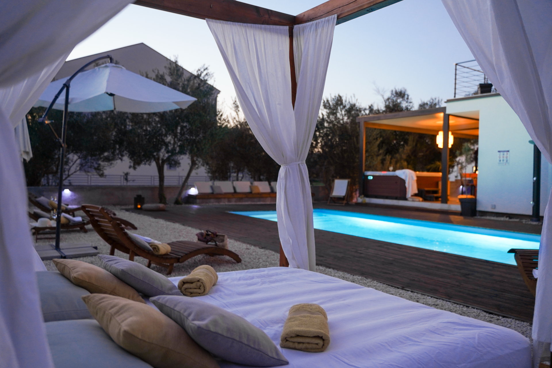 Villa Fusion with Pool