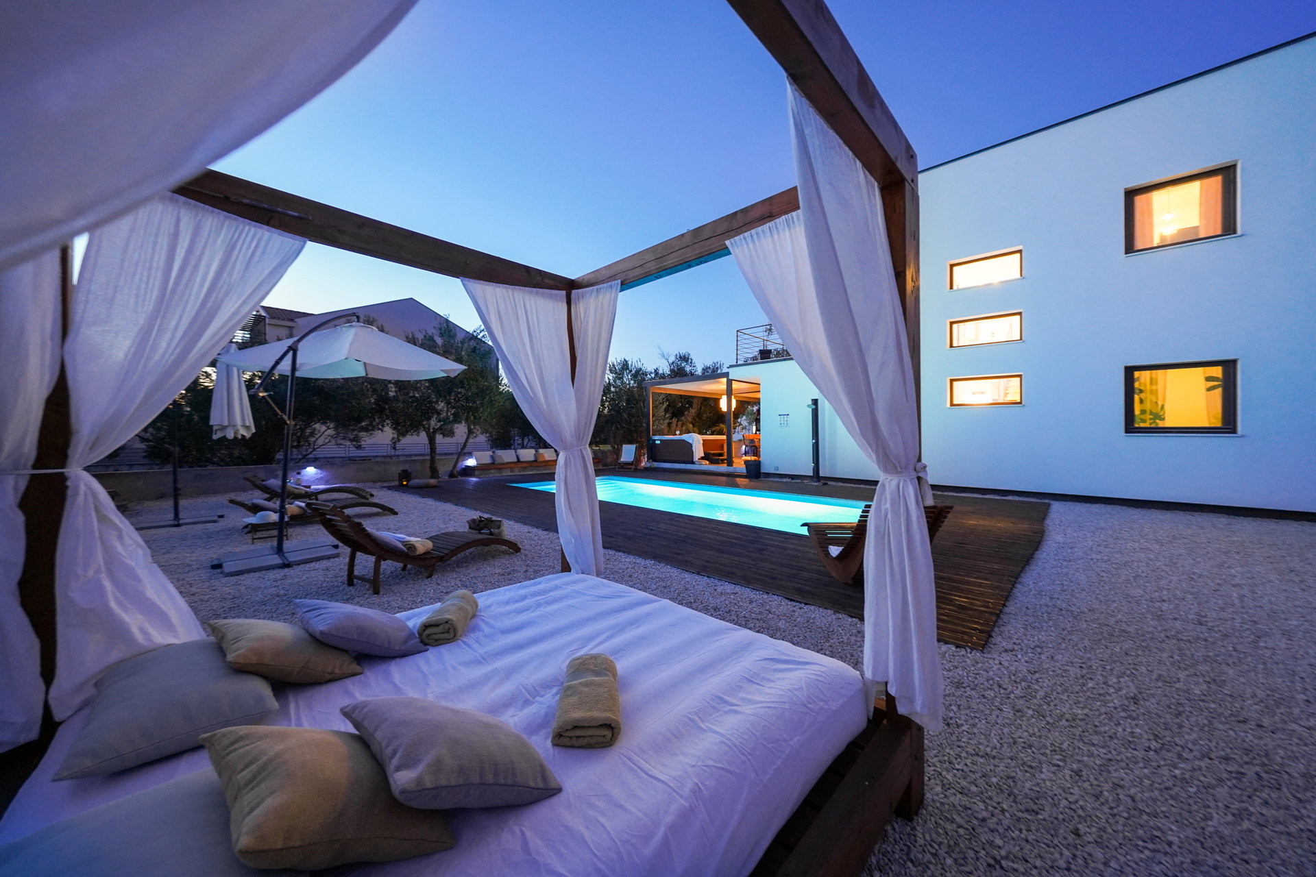 Villa Fusion with Pool