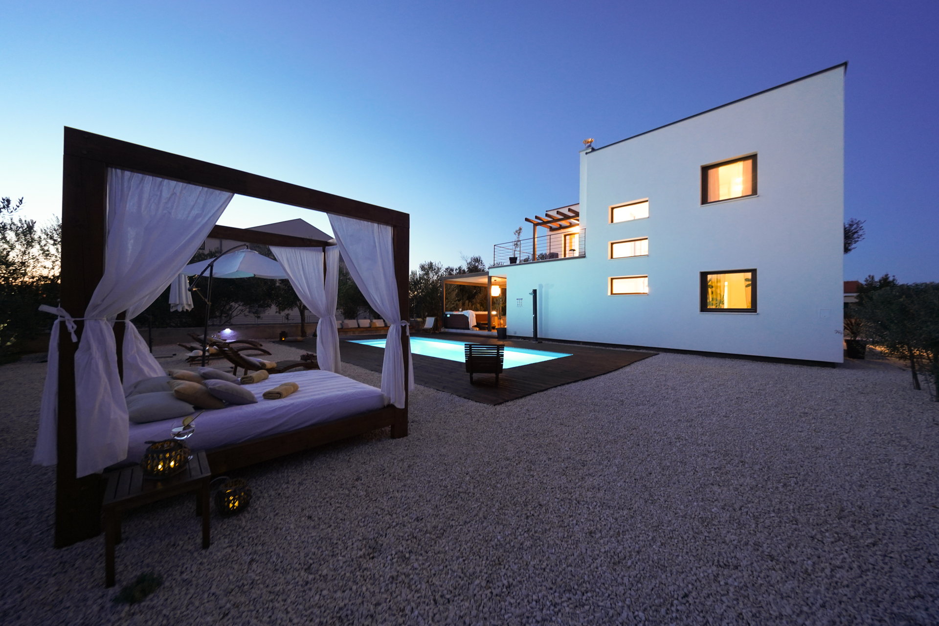Villa Fusion with Pool