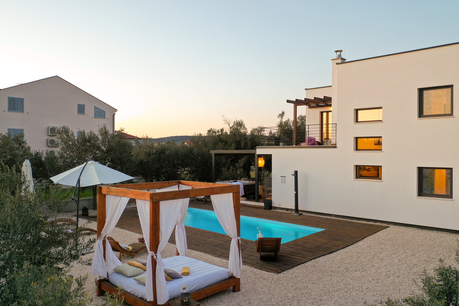 Villa Fusion with Pool