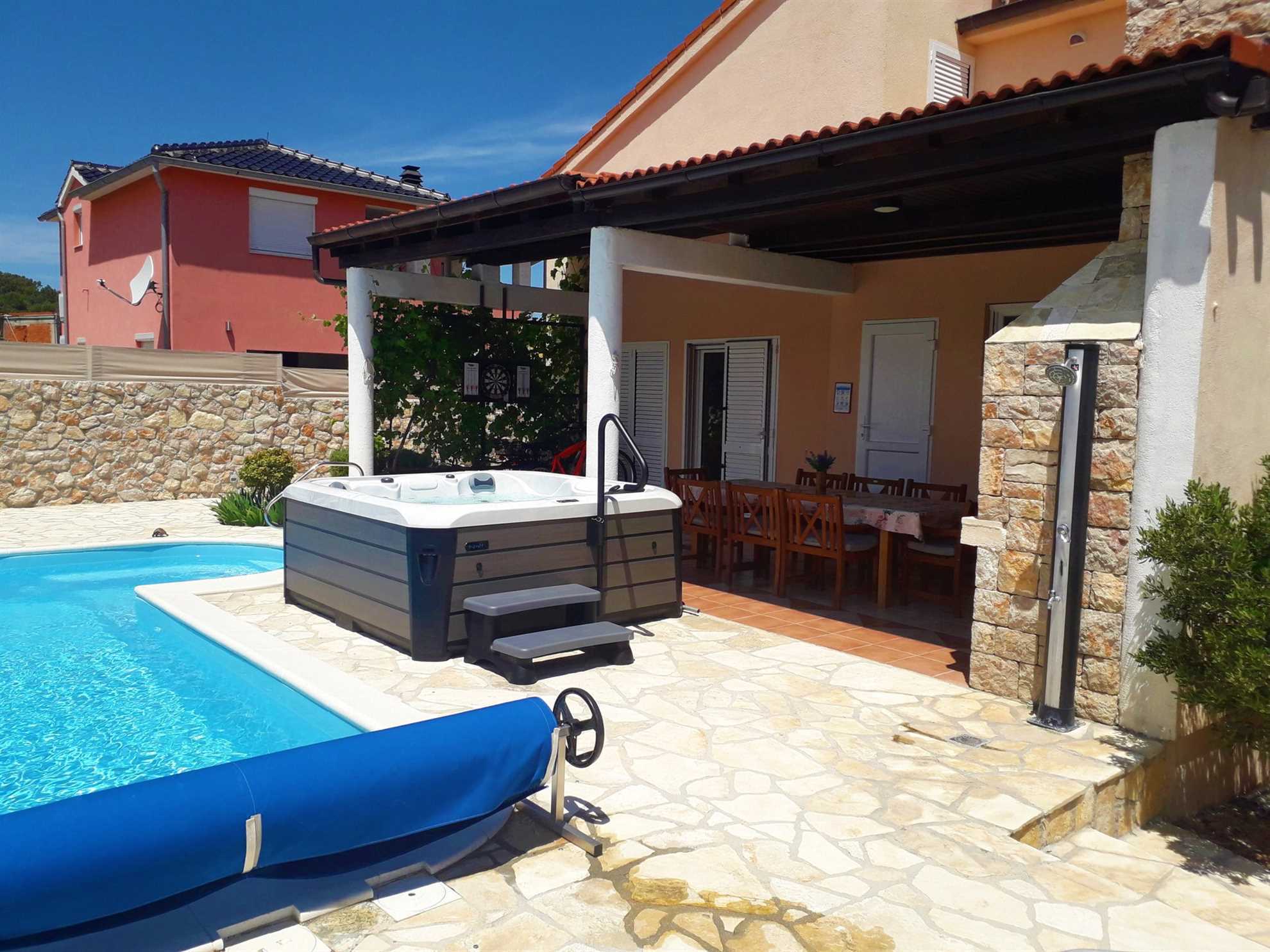 Villa Anfiteatro Adriatico with Pool