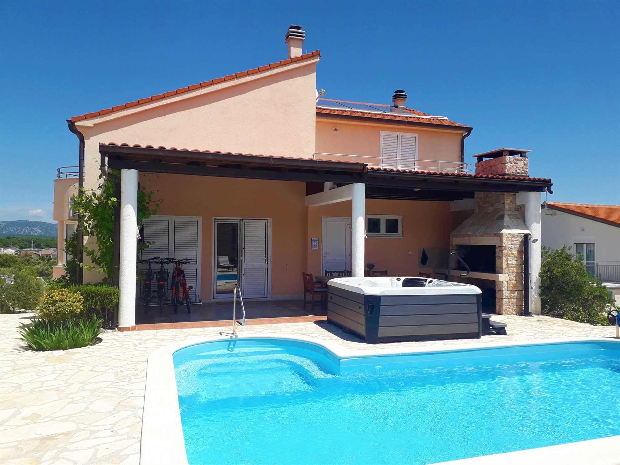 Villa Anfiteatro Adriatico with Pool