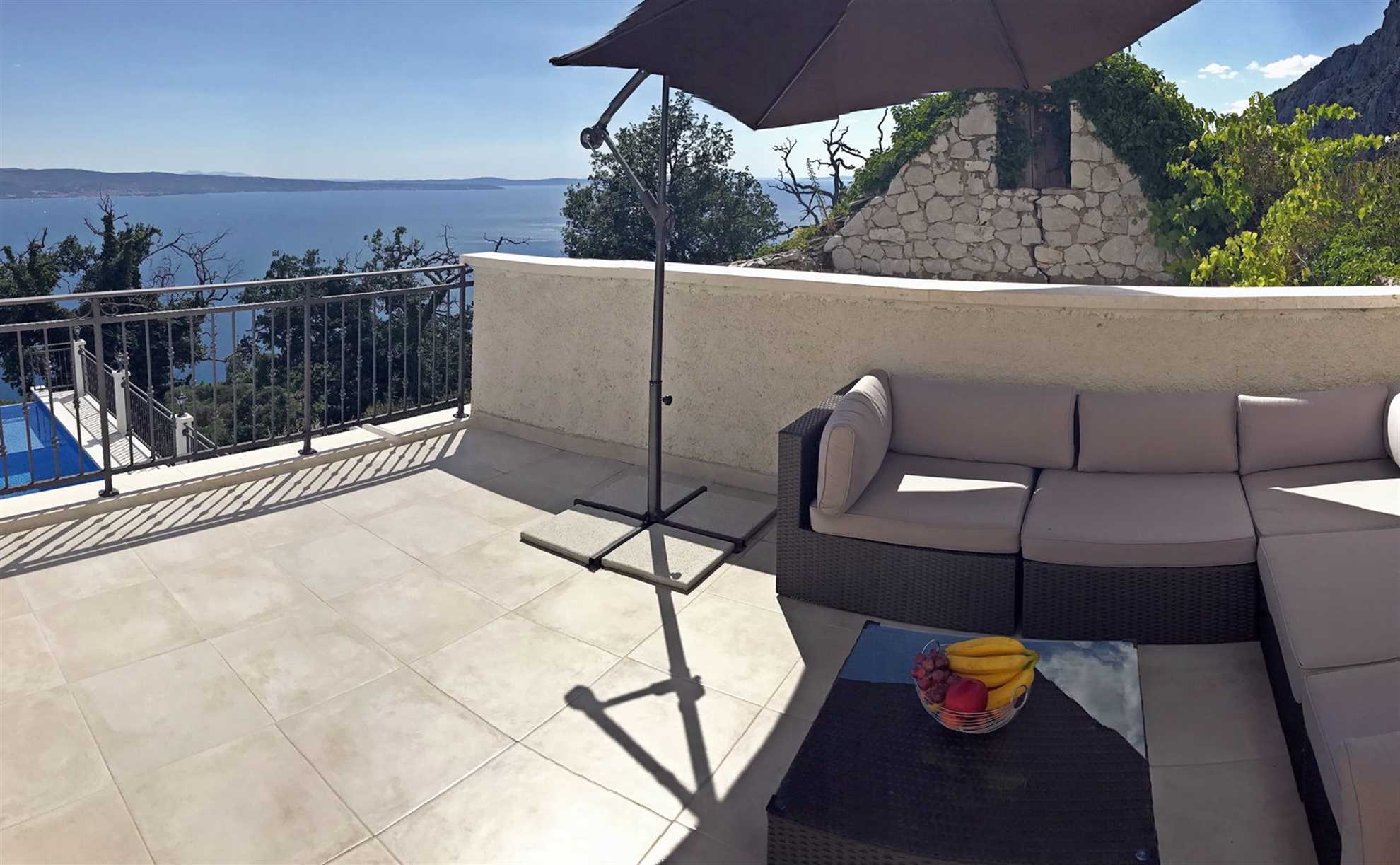 Villa Salut la Mer with Infinity Pool