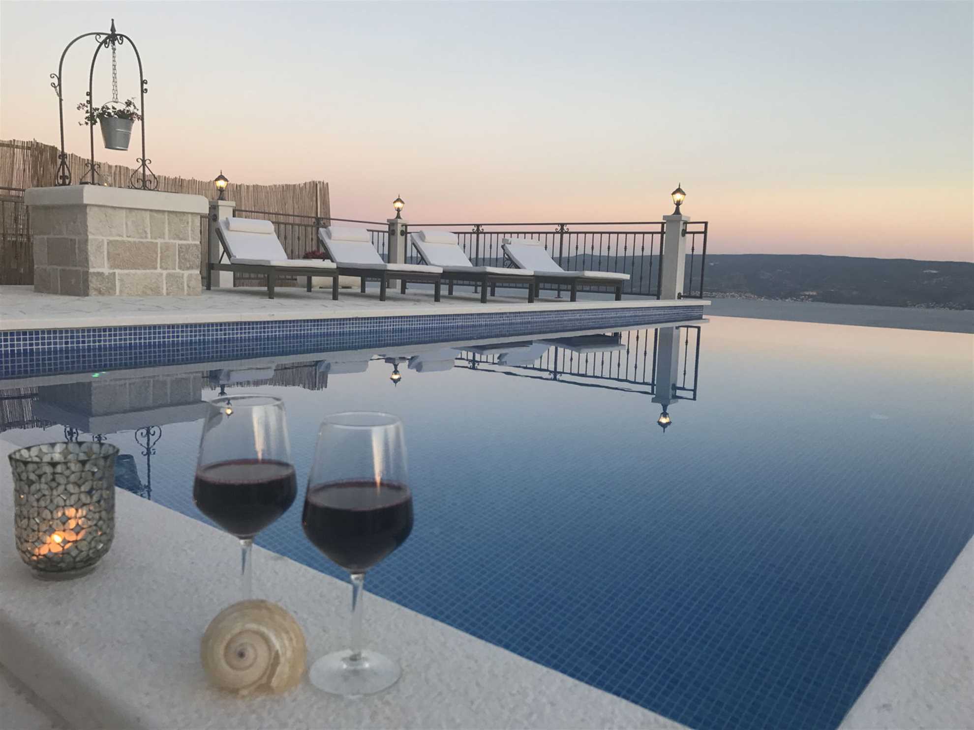 Villa Salut la Mer with Infinity Pool
