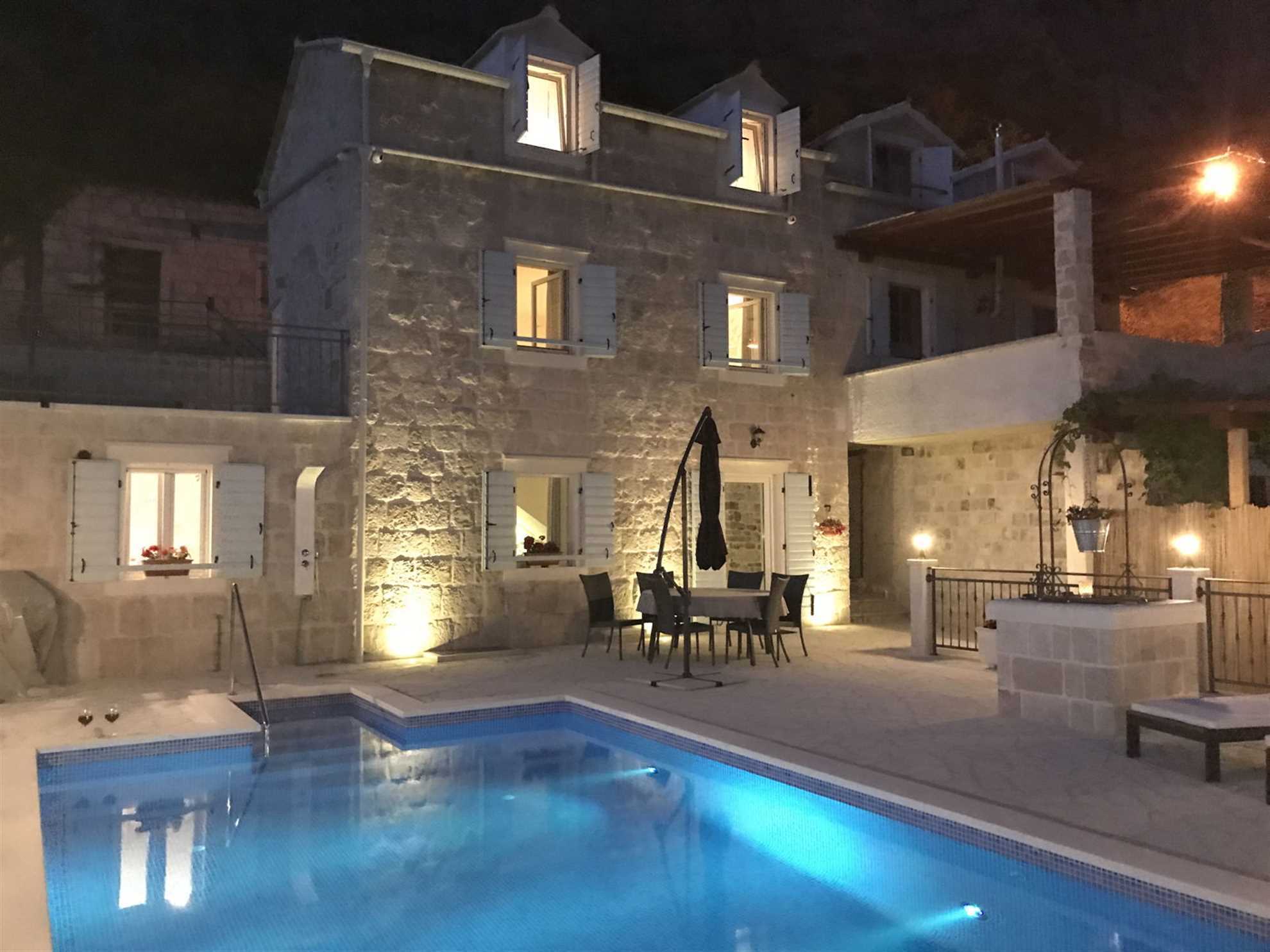 Villa Salut la Mer with Infinity Pool