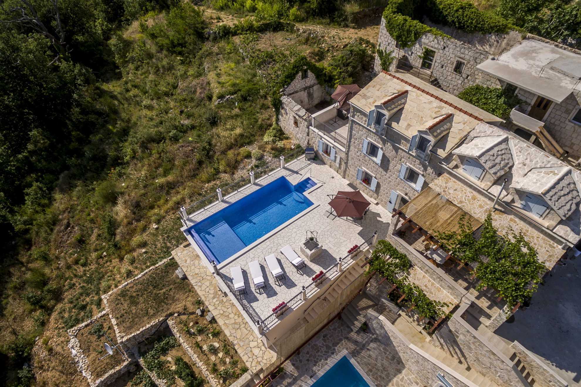 Villa Salut la Mer with Infinity Pool