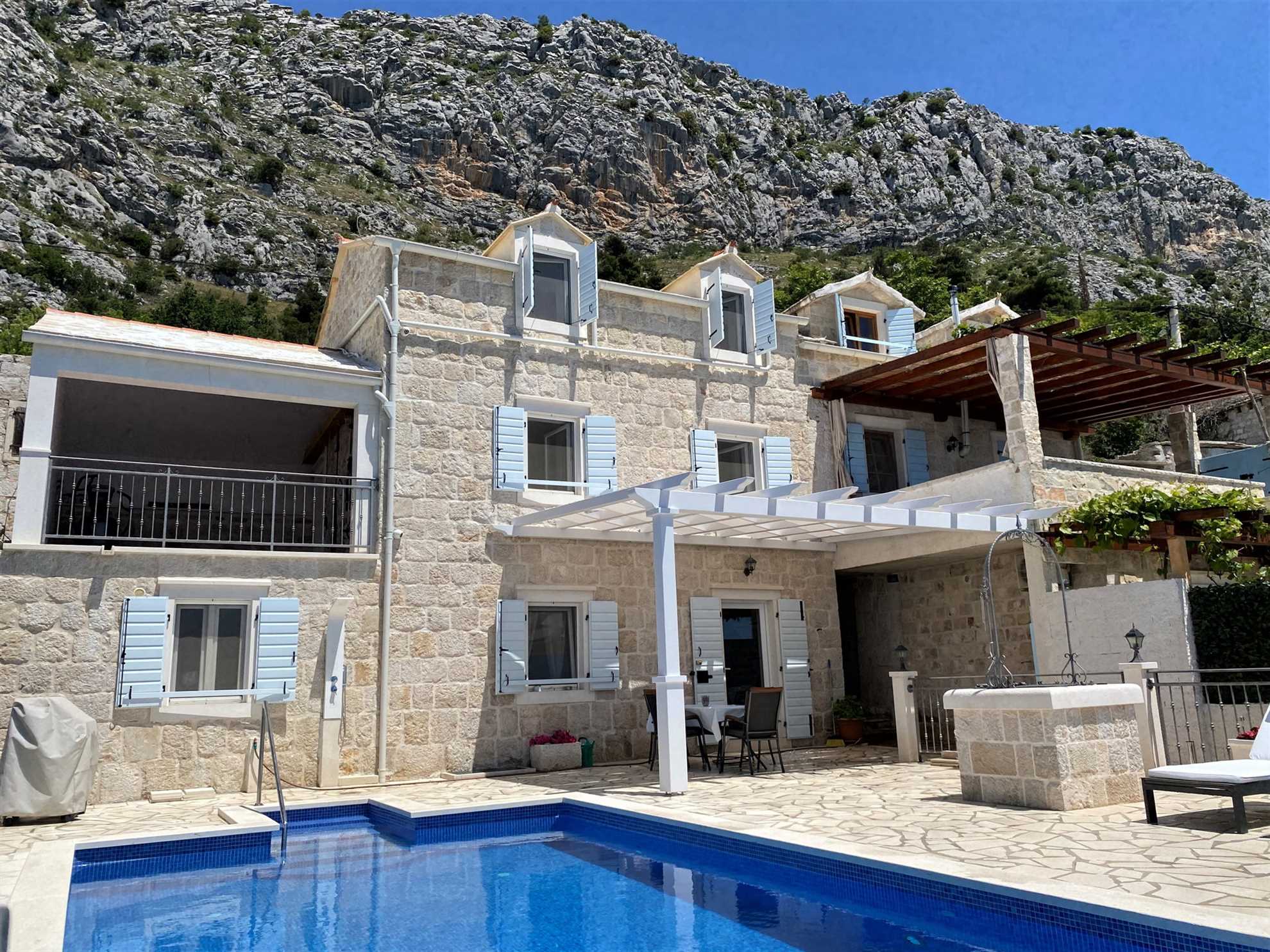 Villa Salut la Mer with Infinity Pool