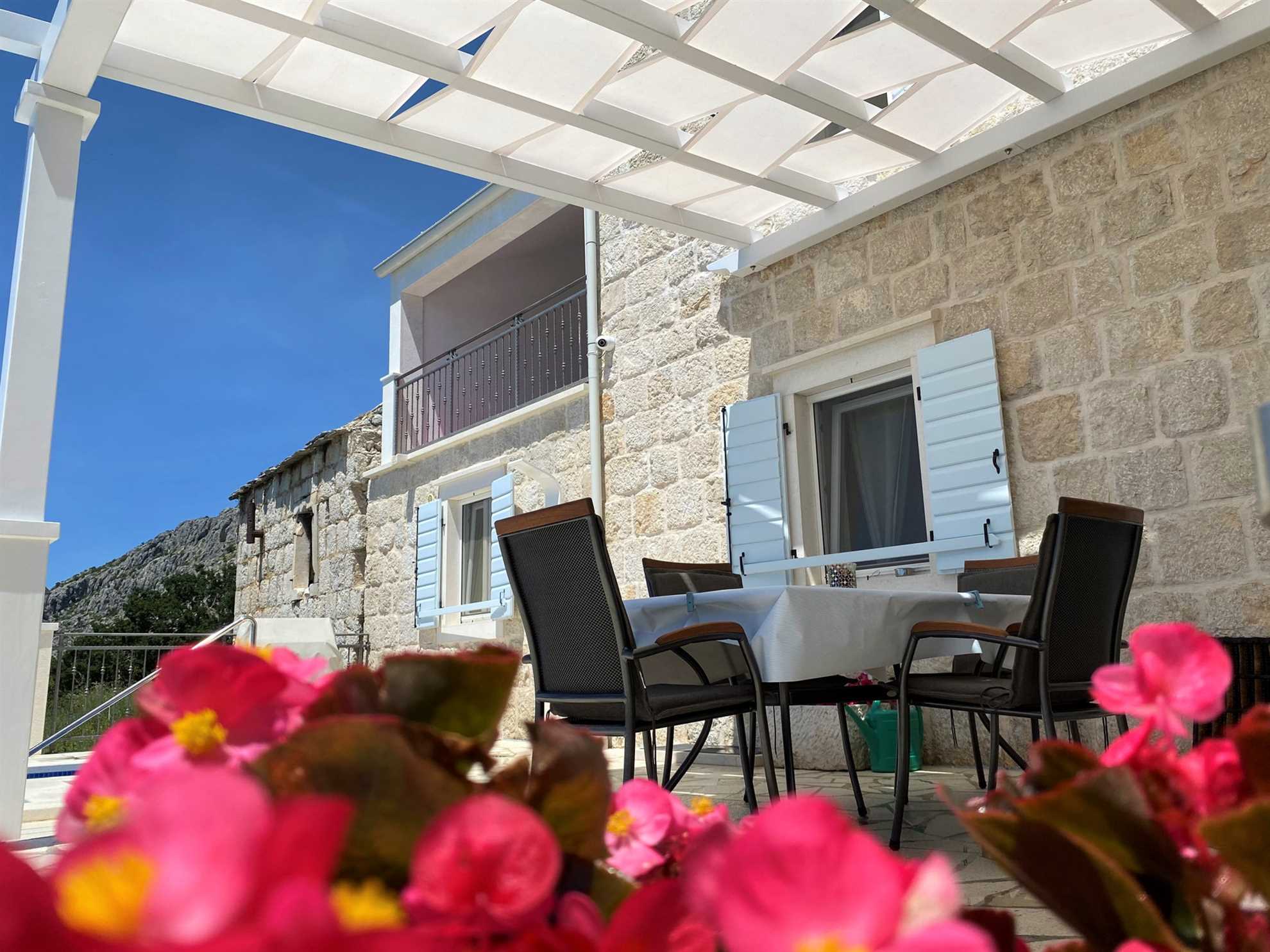 Villa Salut la Mer with Infinity Pool