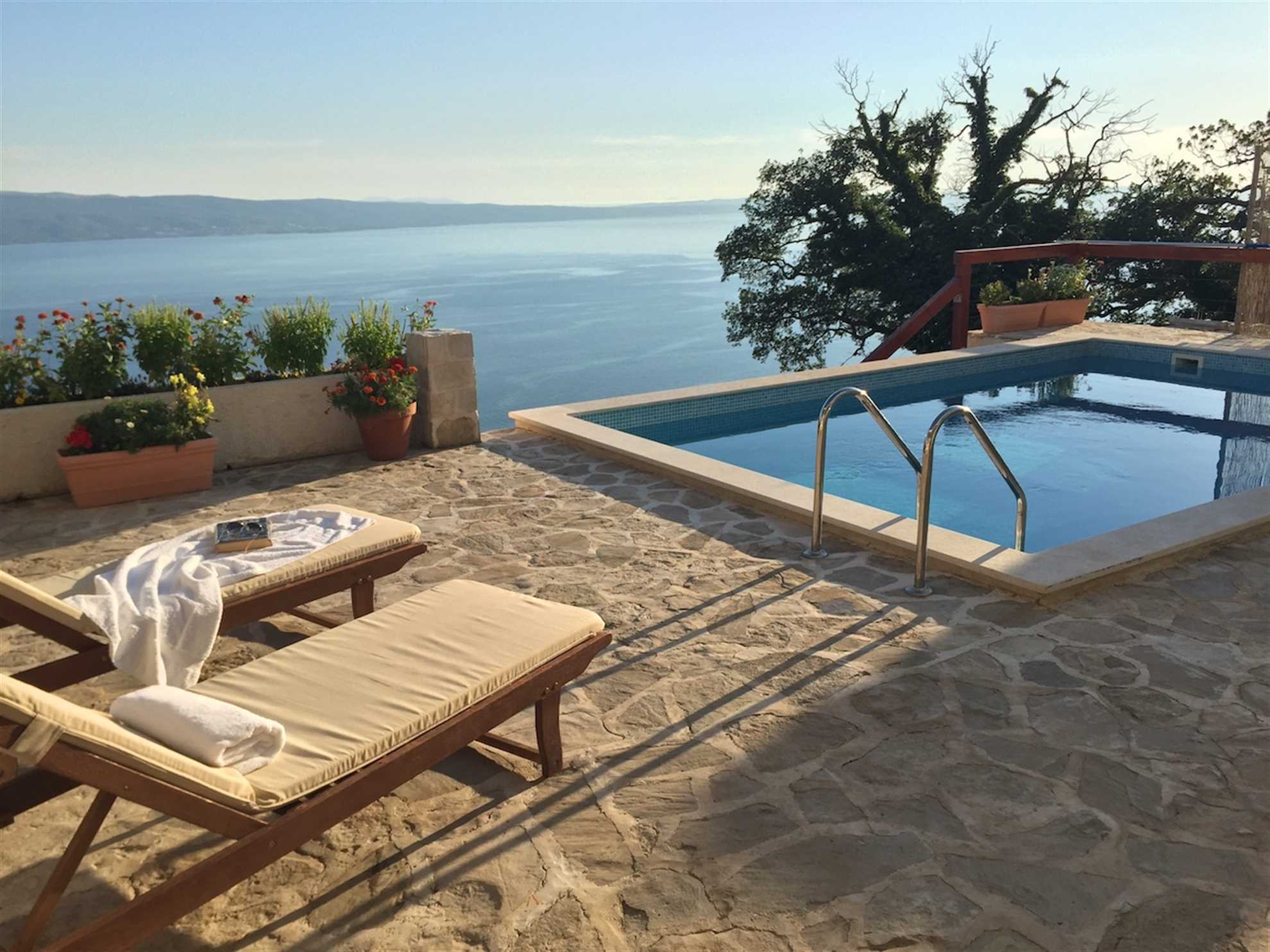 Country House Rose Alley with Swimming Pool