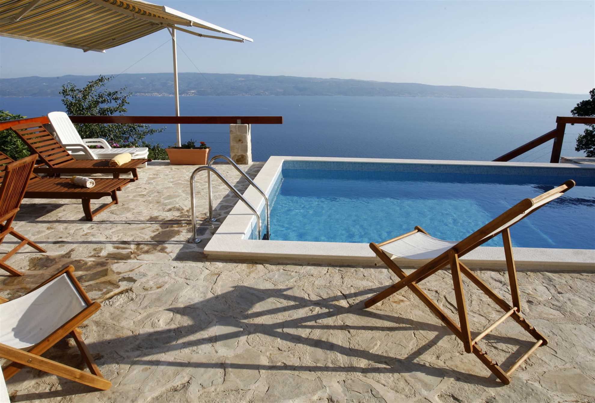 Country House Rose Alley with Swimming Pool