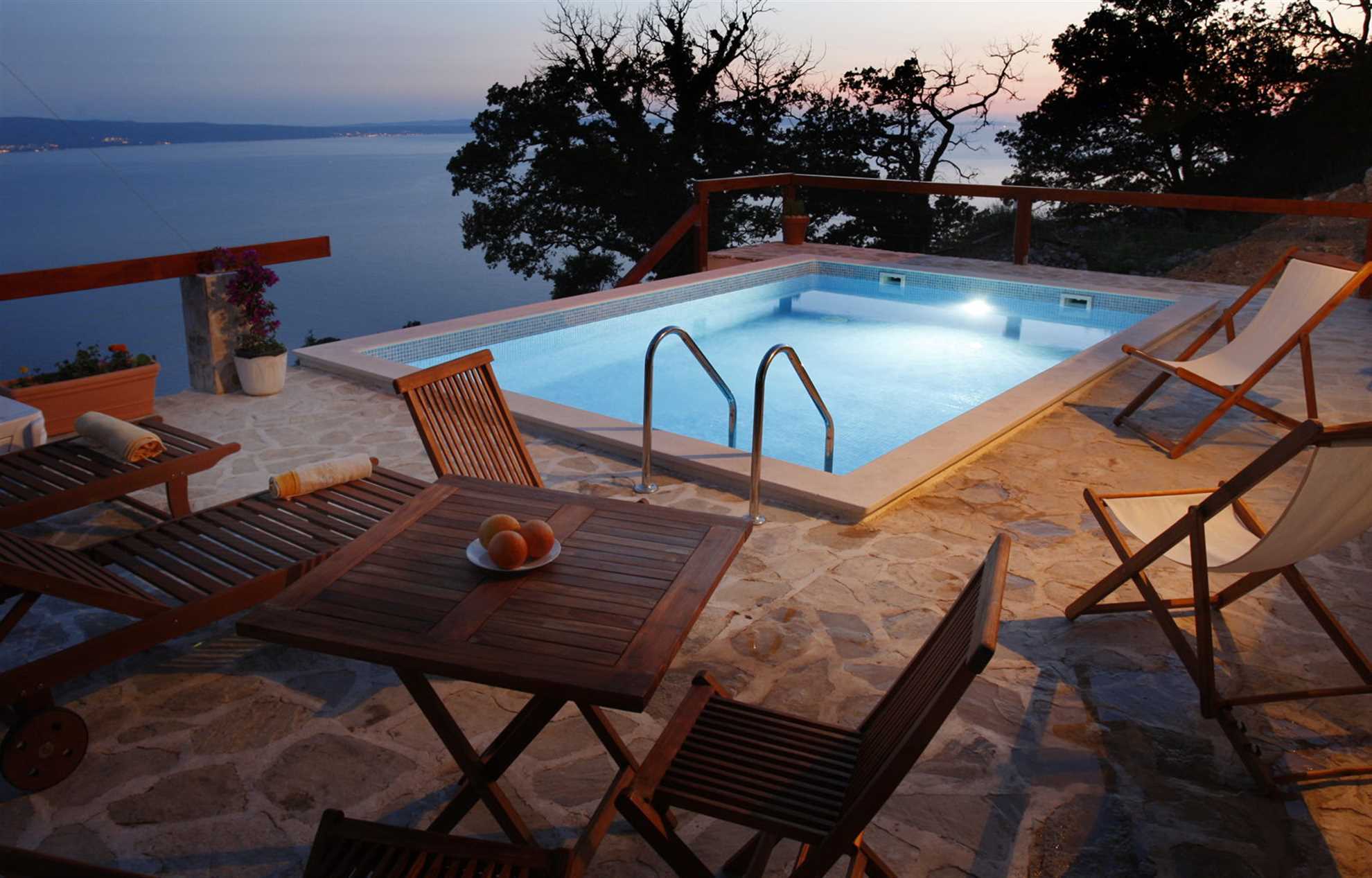 Country House Rose Alley with Swimming Pool
