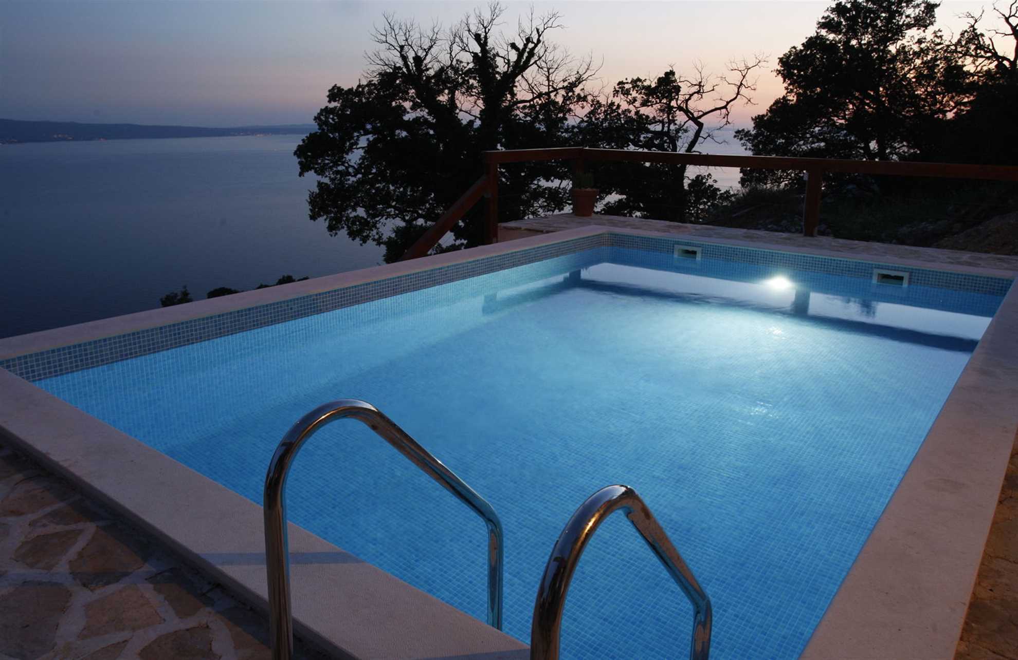 Country House Rose Alley with Swimming Pool