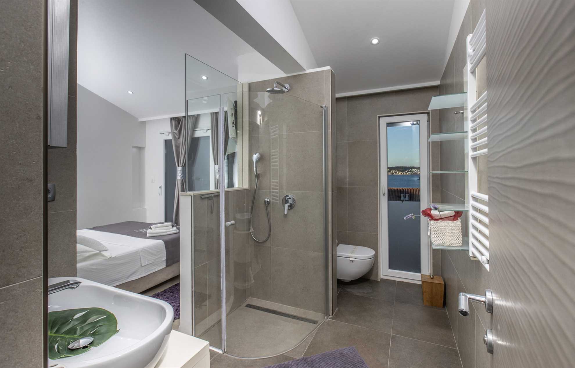 Luxury Villa Rising Sun with Pool