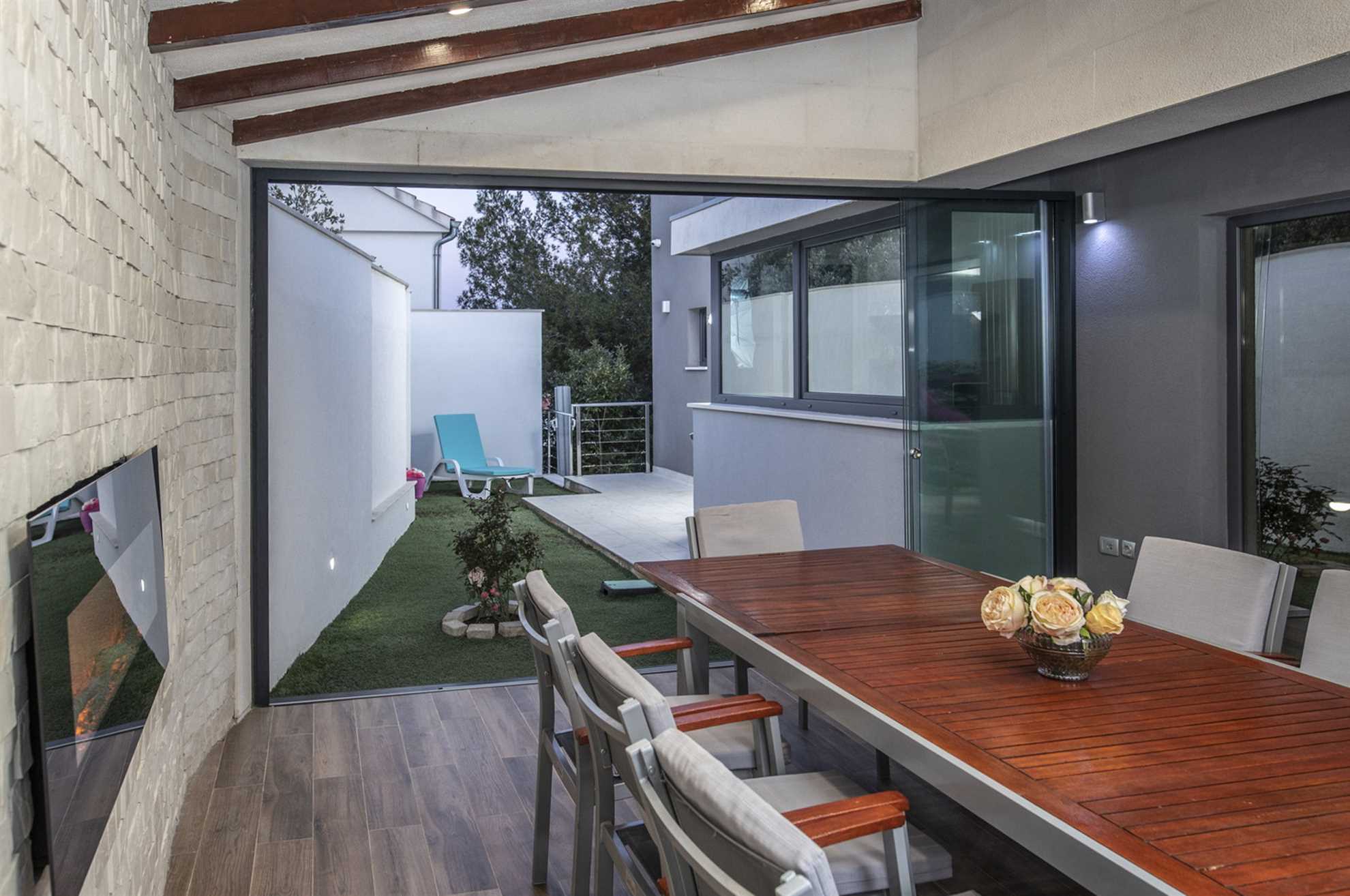 Luxury Villa Rising Sun with Pool