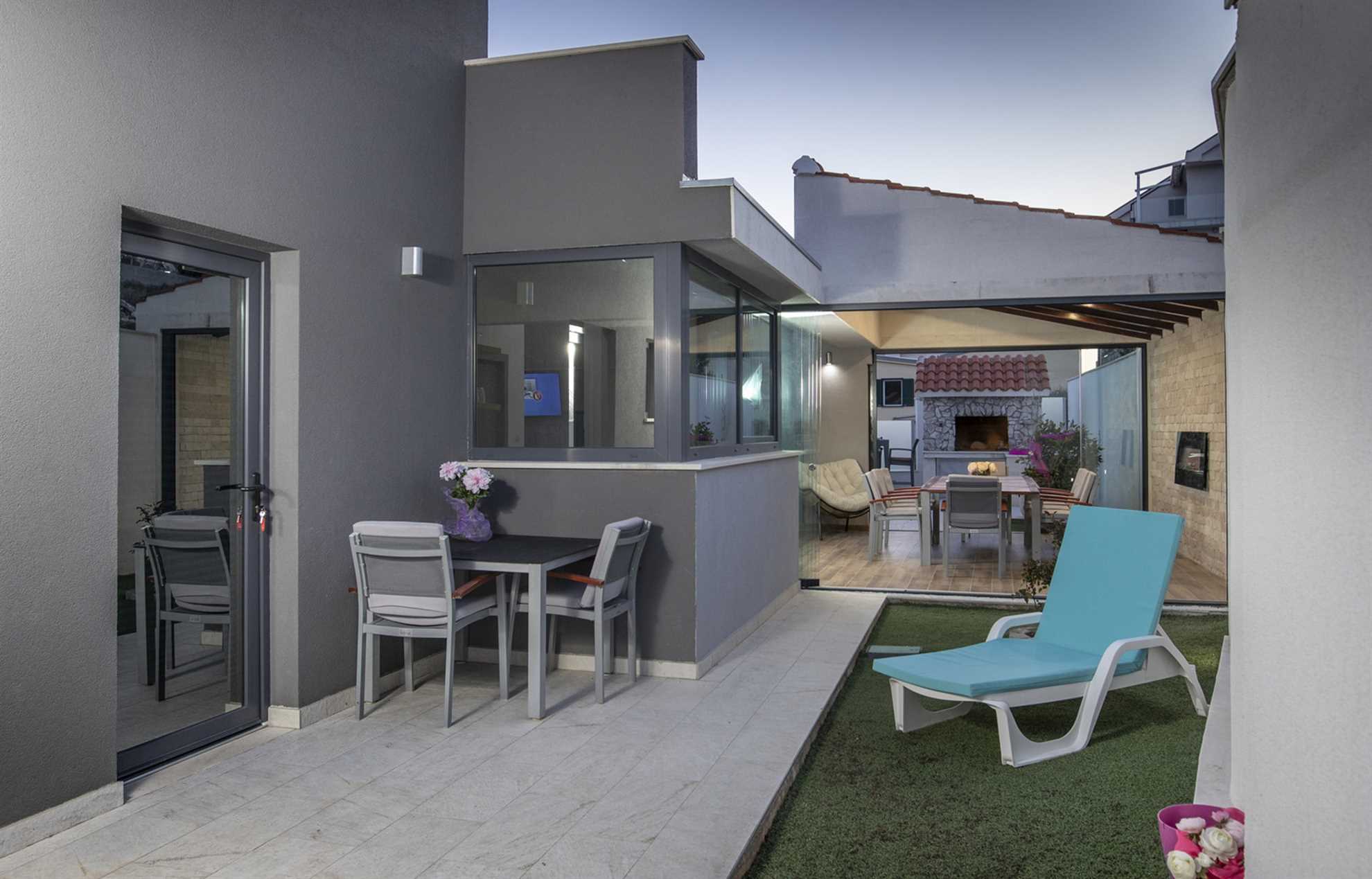 Luxury Villa Rising Sun with Pool