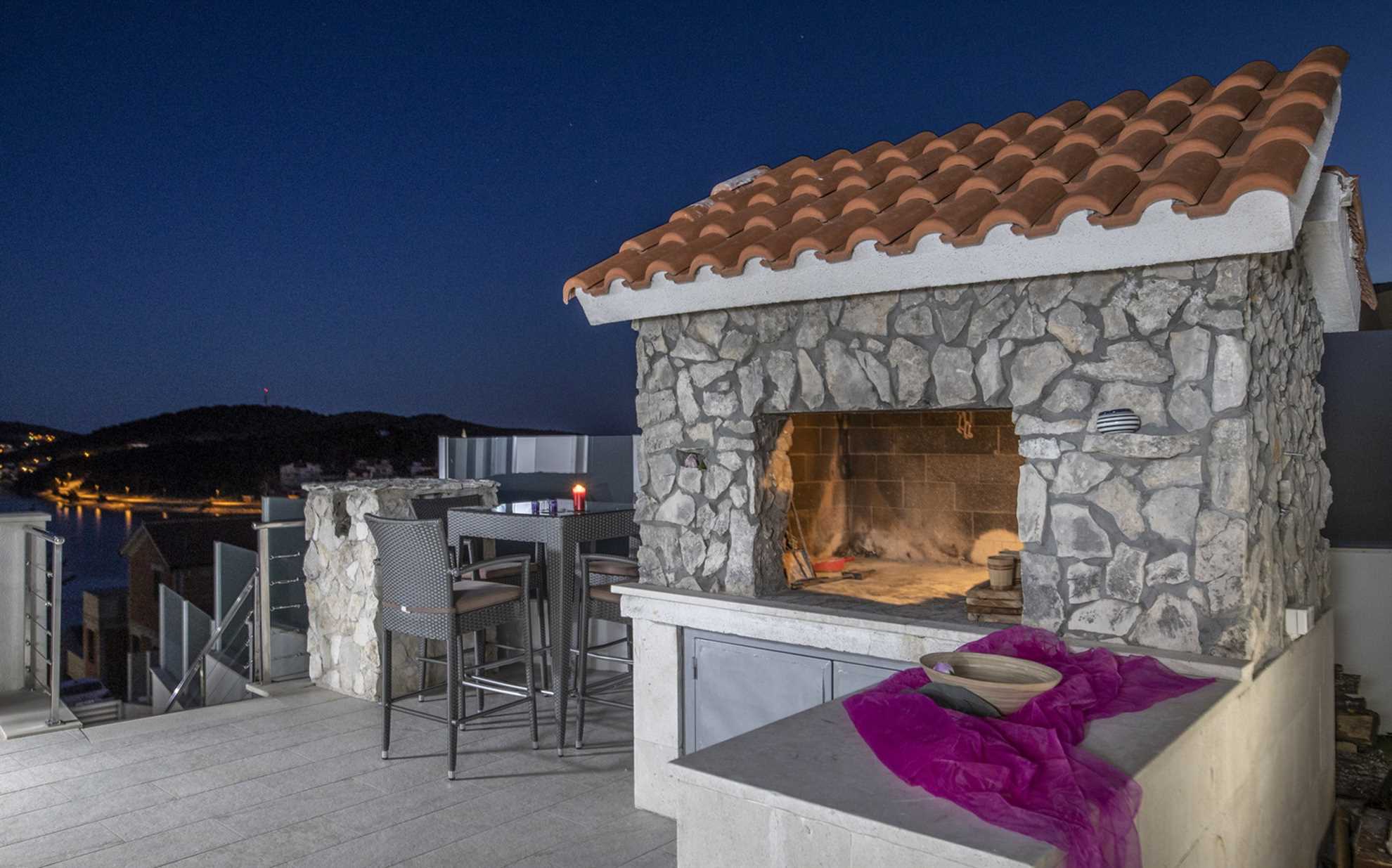 Luxury Villa Rising Sun with Pool