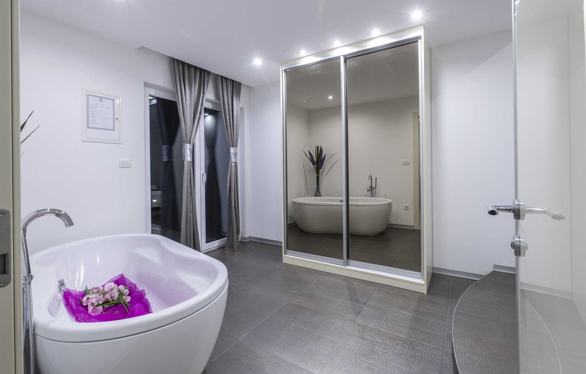 Luxury Villa Rising Sun with Pool
