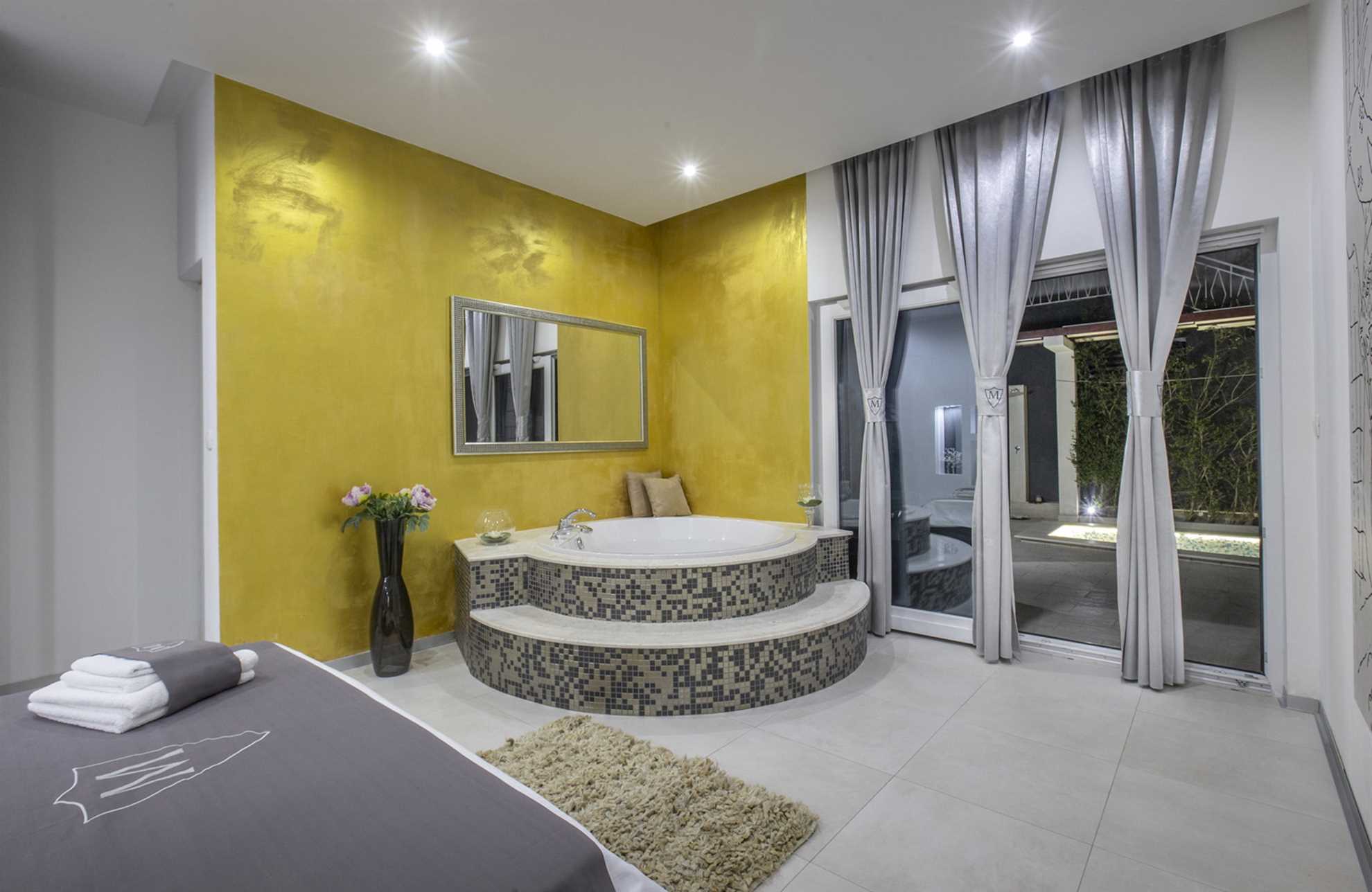 Luxury Villa Rising Sun with Pool