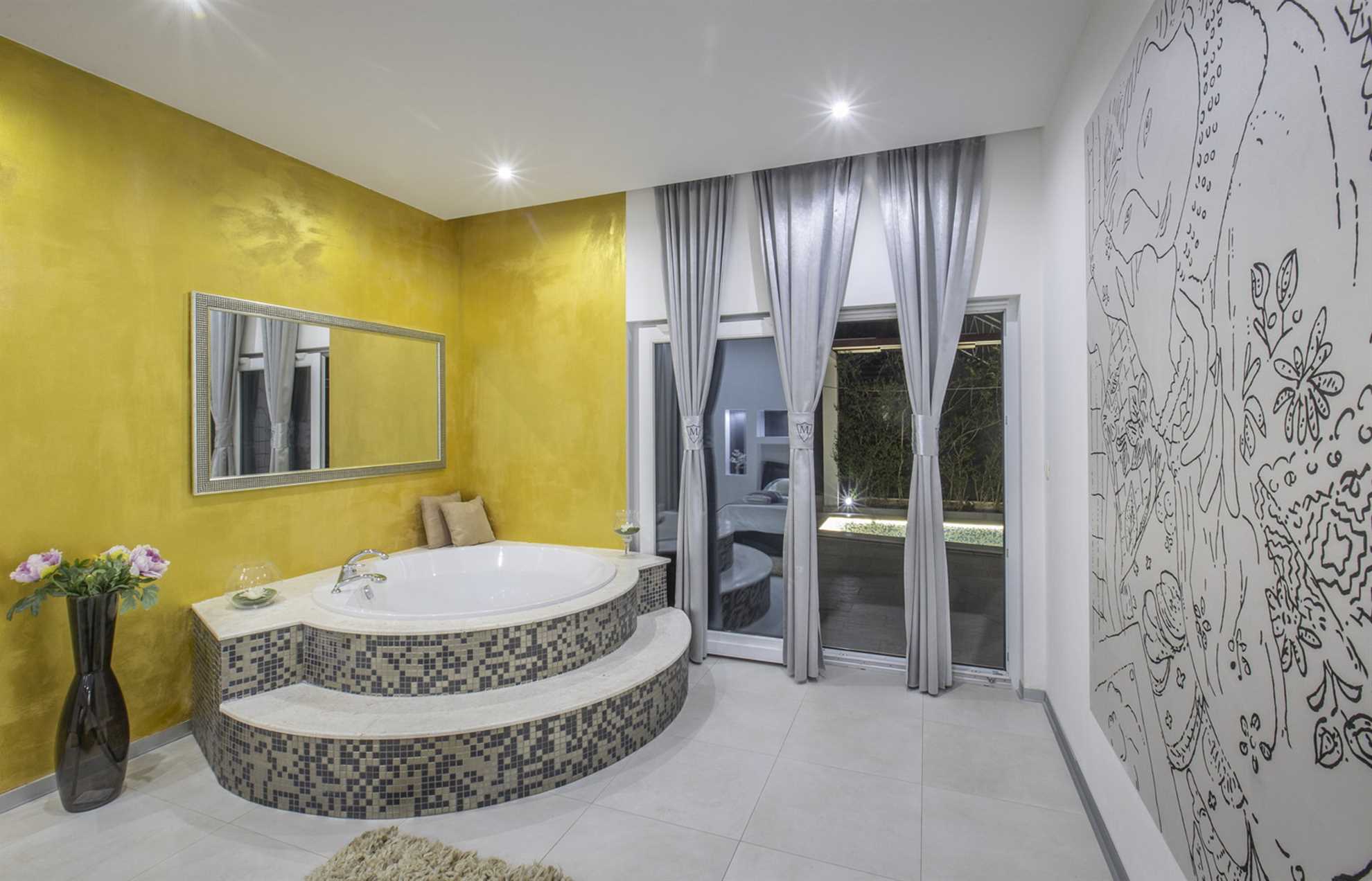 Luxury Villa Rising Sun with Pool