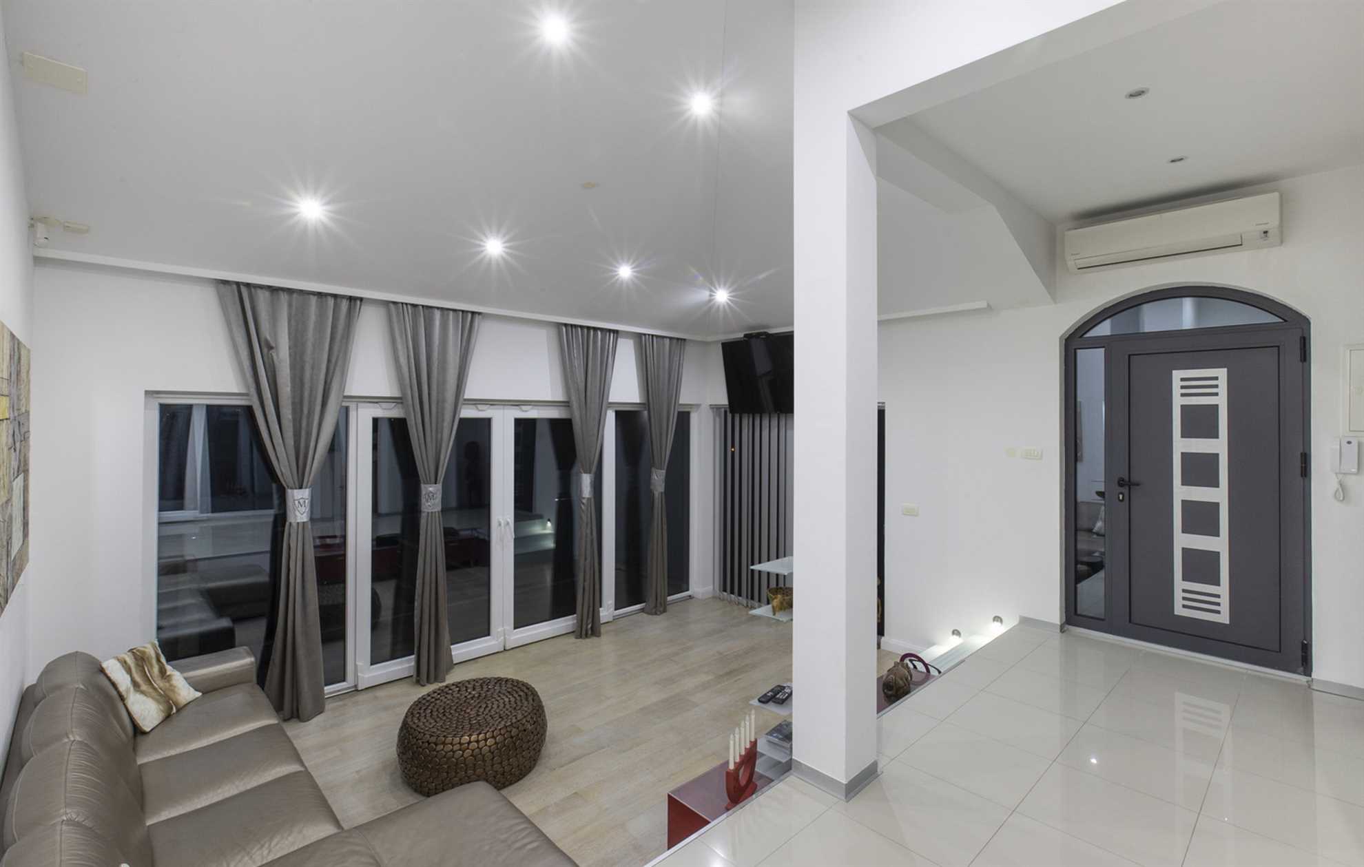 Luxury Villa Rising Sun with Pool