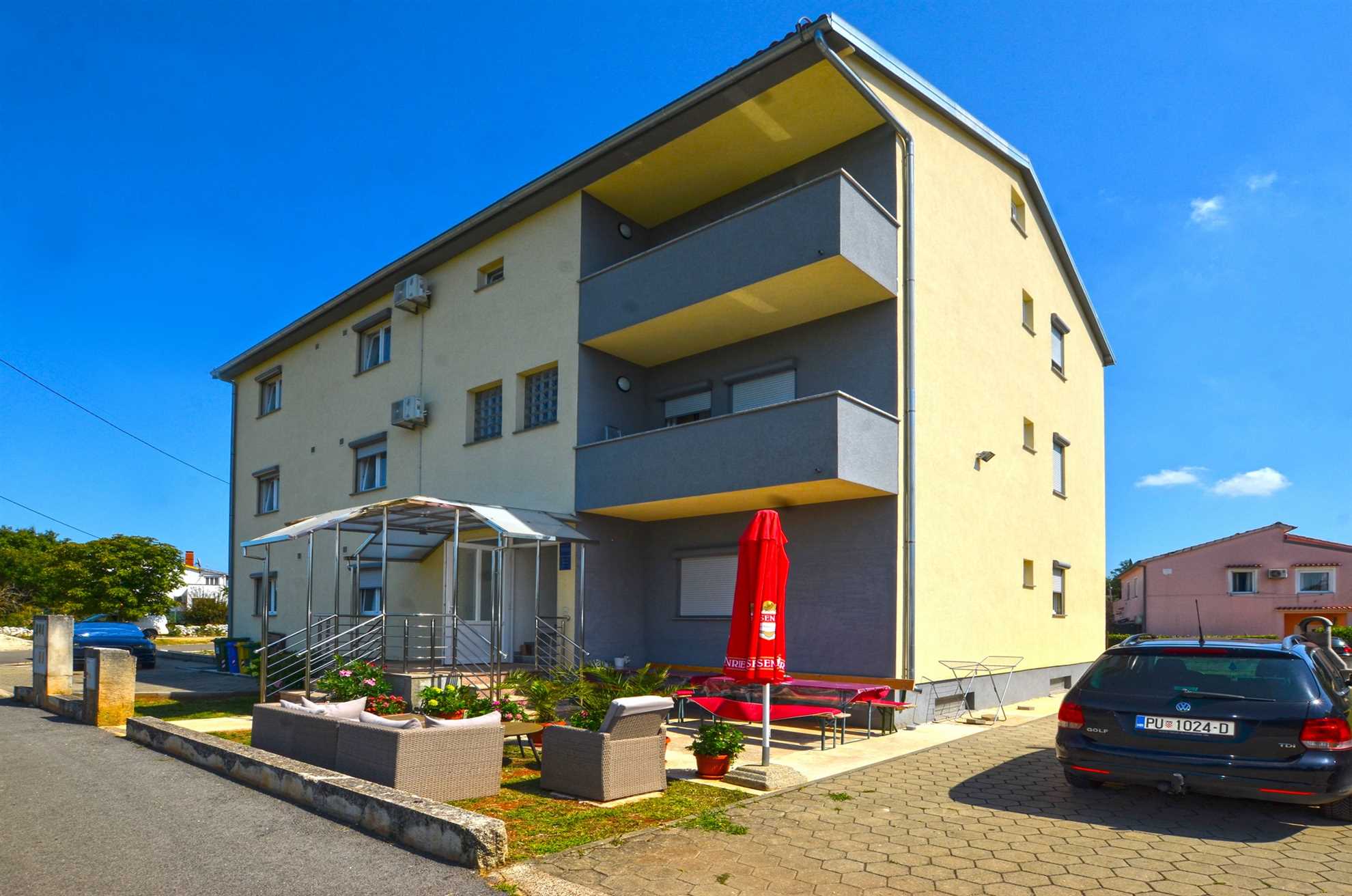 Adria Apartment 2 with Shared pool