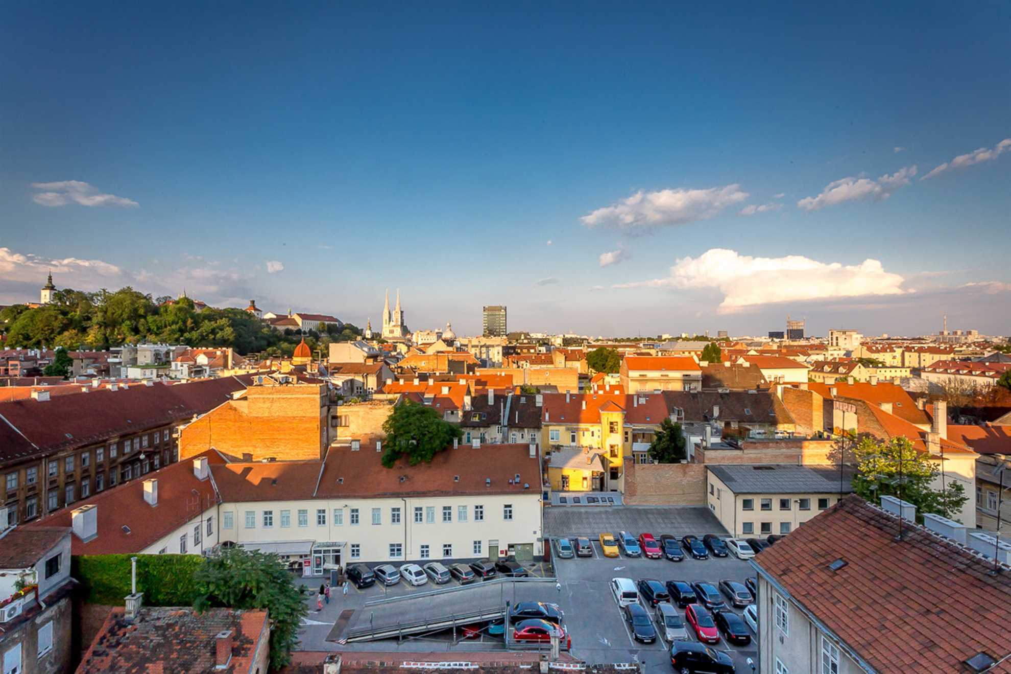 *Top Position* Art-Deco City Centre (2+2 people)