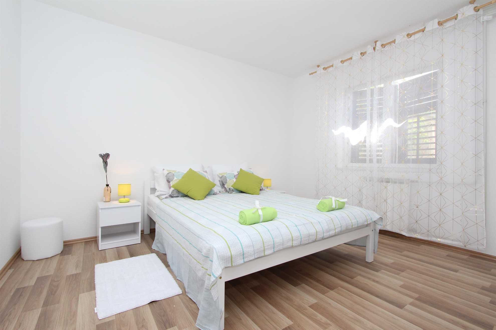 PAULINIC Two-Bedroom Apartment