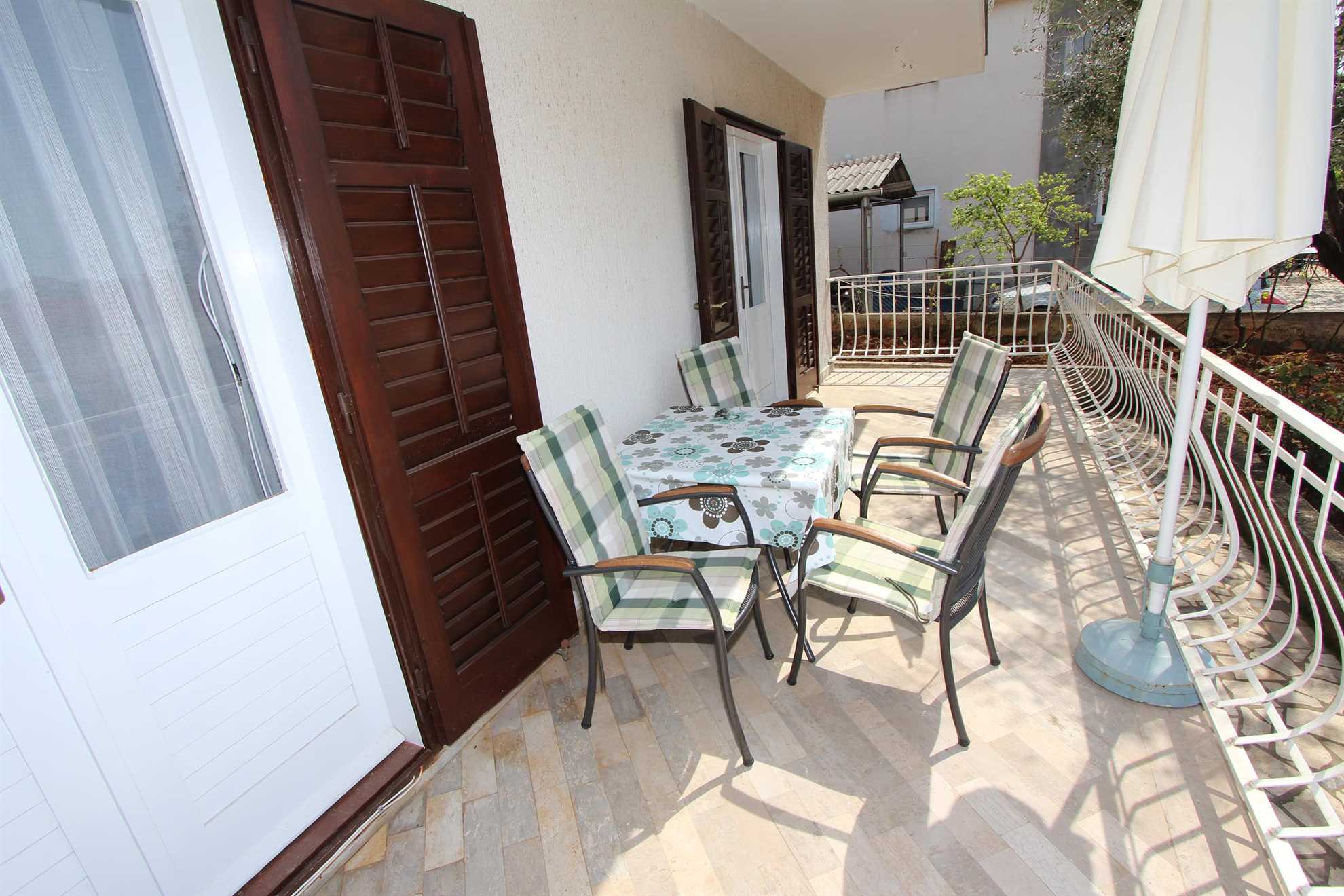 PAULINIC Two-Bedroom Apartment