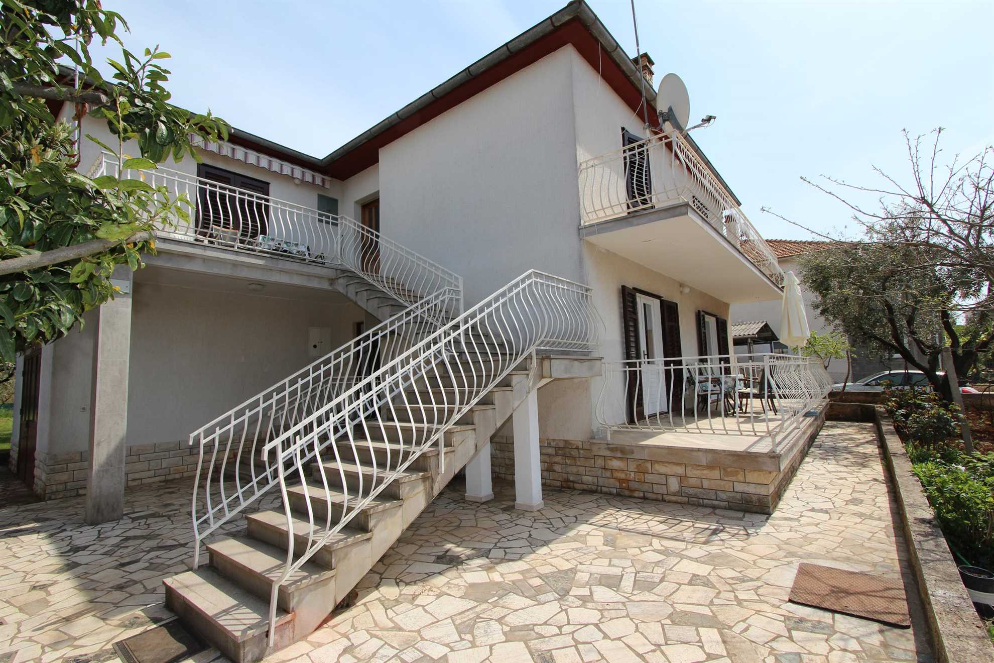 PAULINIC Two-Bedroom Apartment