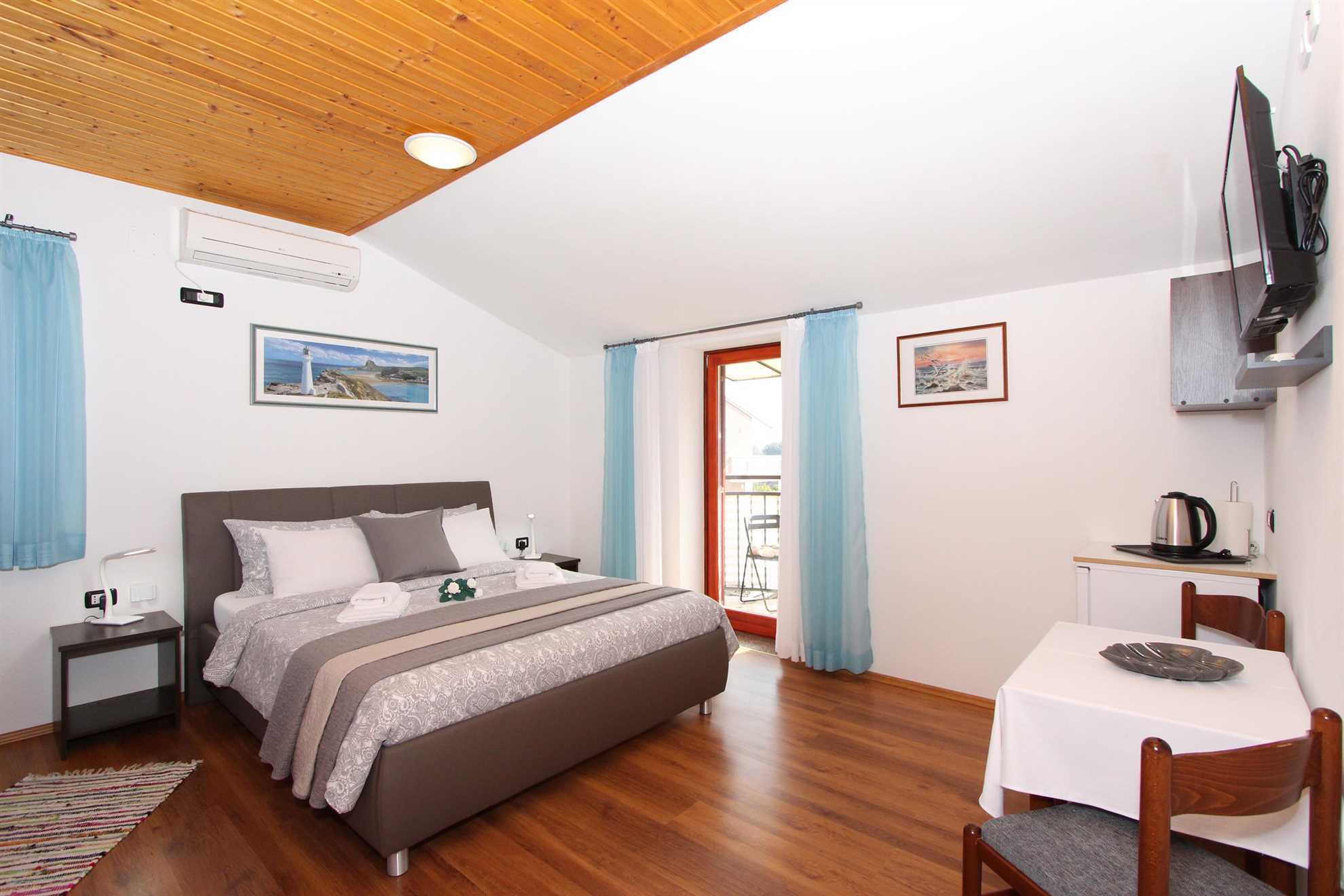 MATOSEVIC Comfort Double Room with Balcony 2