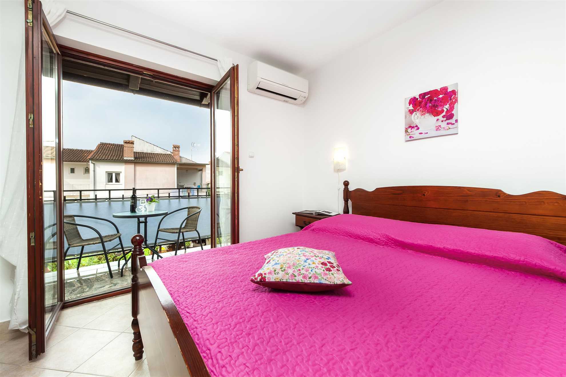 SILVANA Ferienwohnung mit 1 Schlafzimmer mit Balkon 1 (gornji)