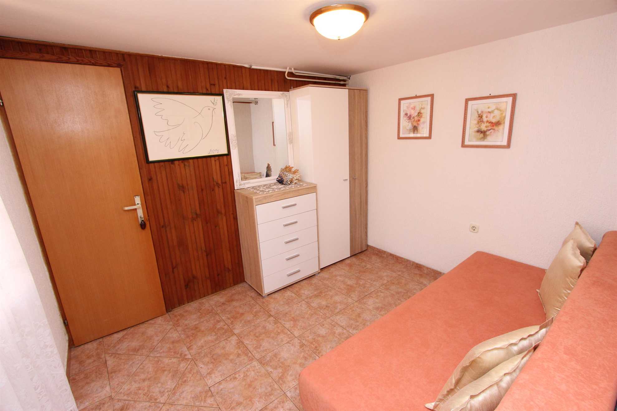 LUCU Two-Bedroom Apartment (manji)