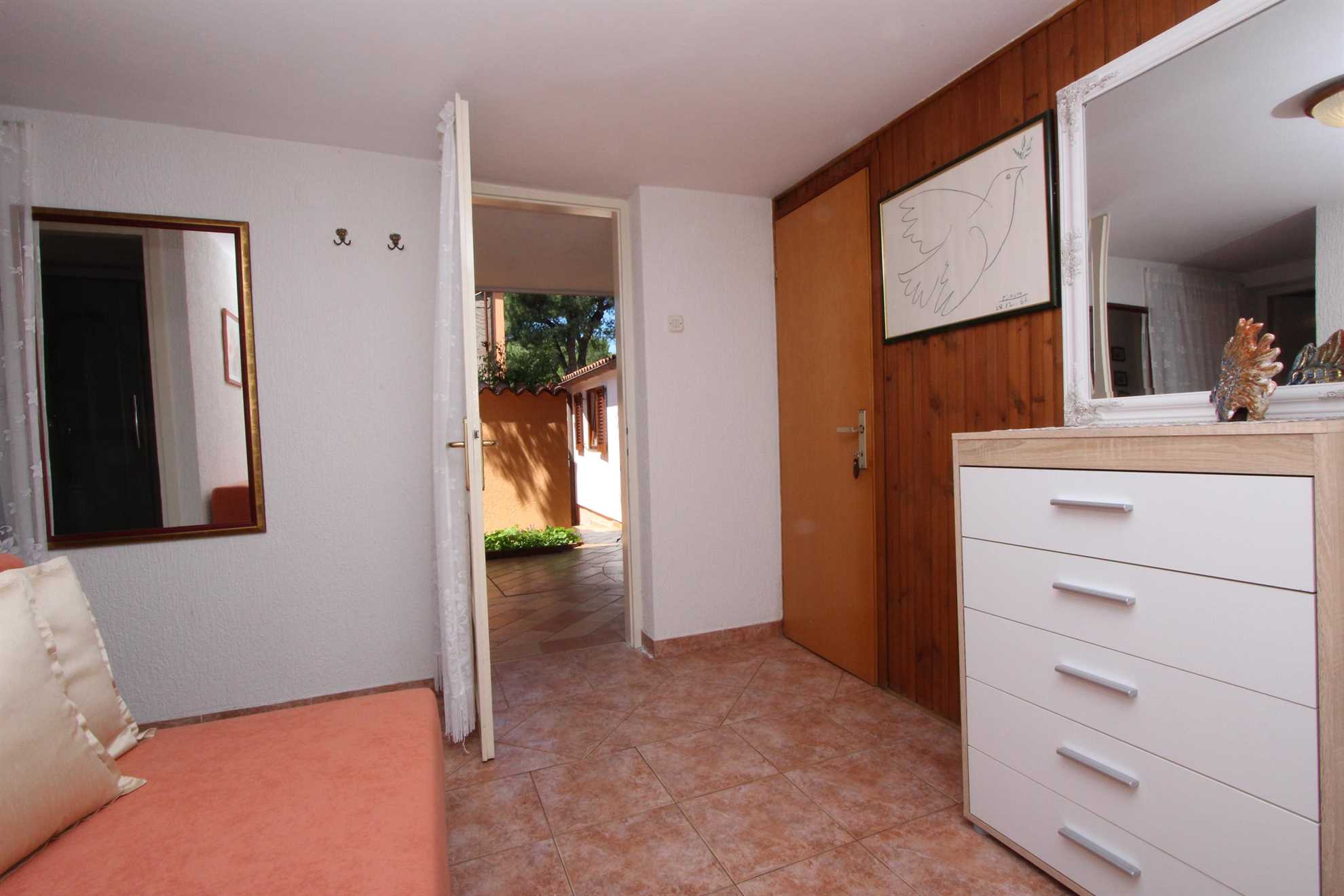 LUCU Two-Bedroom Apartment (manji)