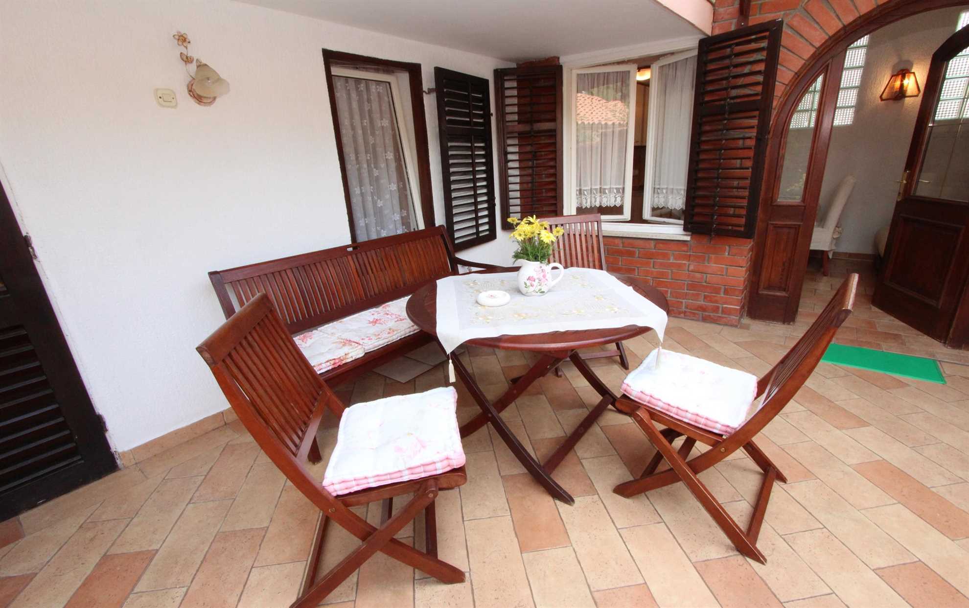 LUCU Two-Bedroom Apartment (manji)