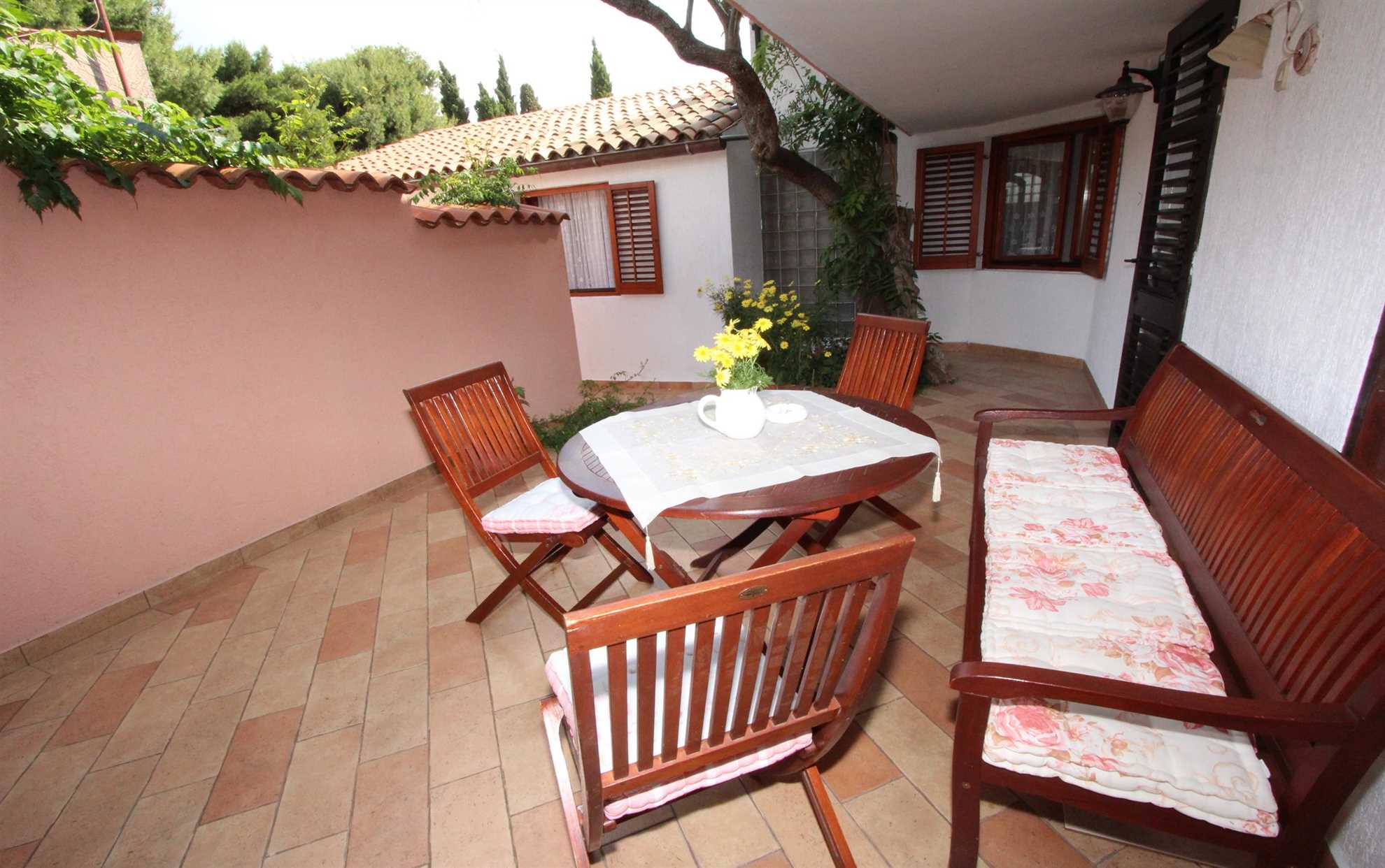LUCU Two-Bedroom Apartment (manji)