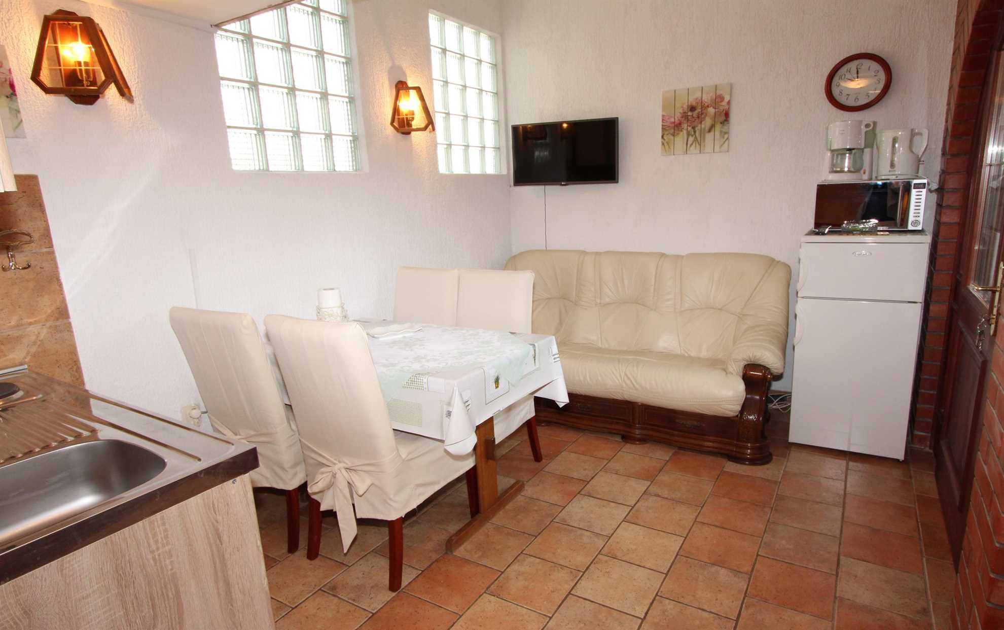 LUCU Two-Bedroom Apartment (manji)