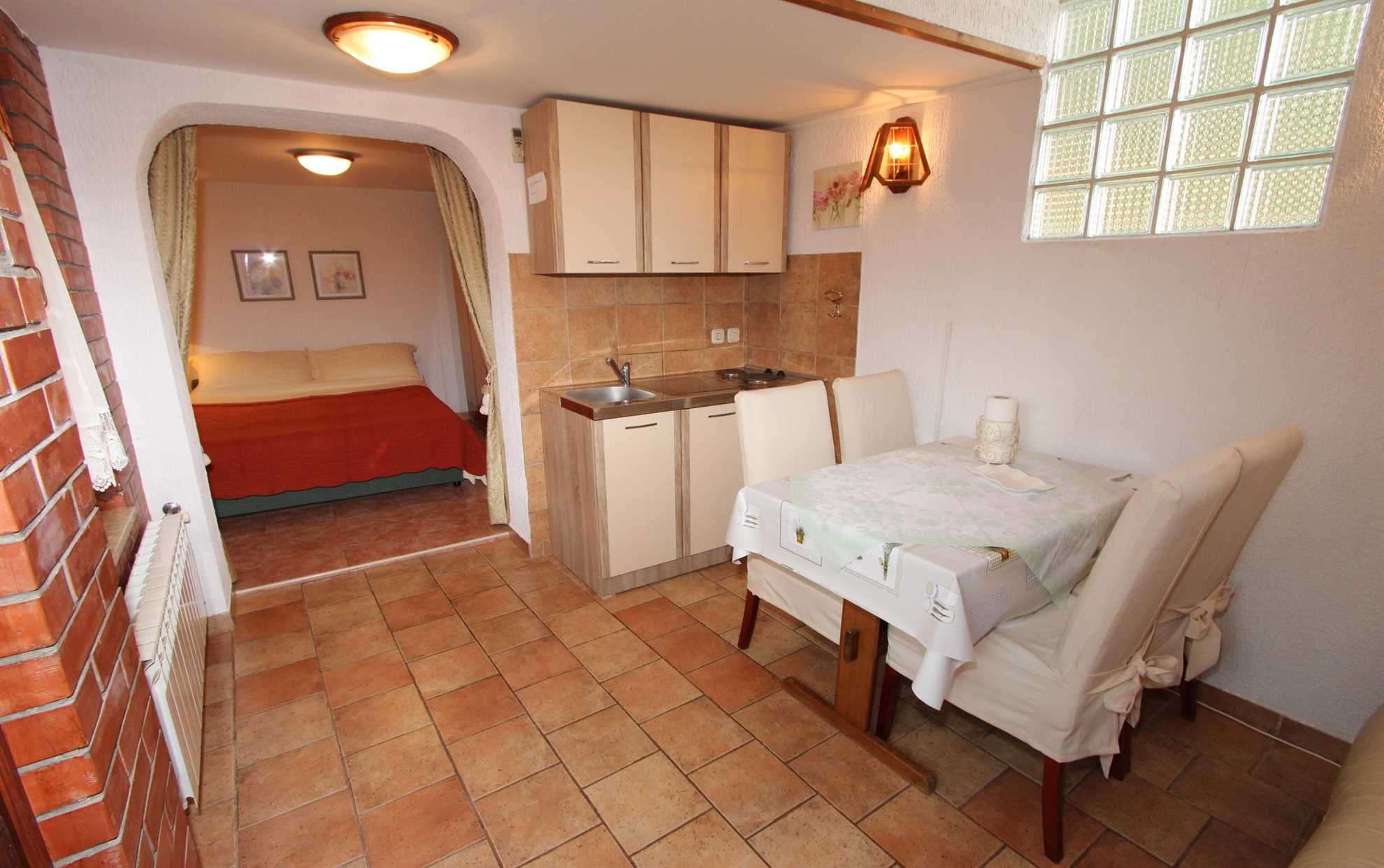 LUCU Two-Bedroom Apartment (manji)