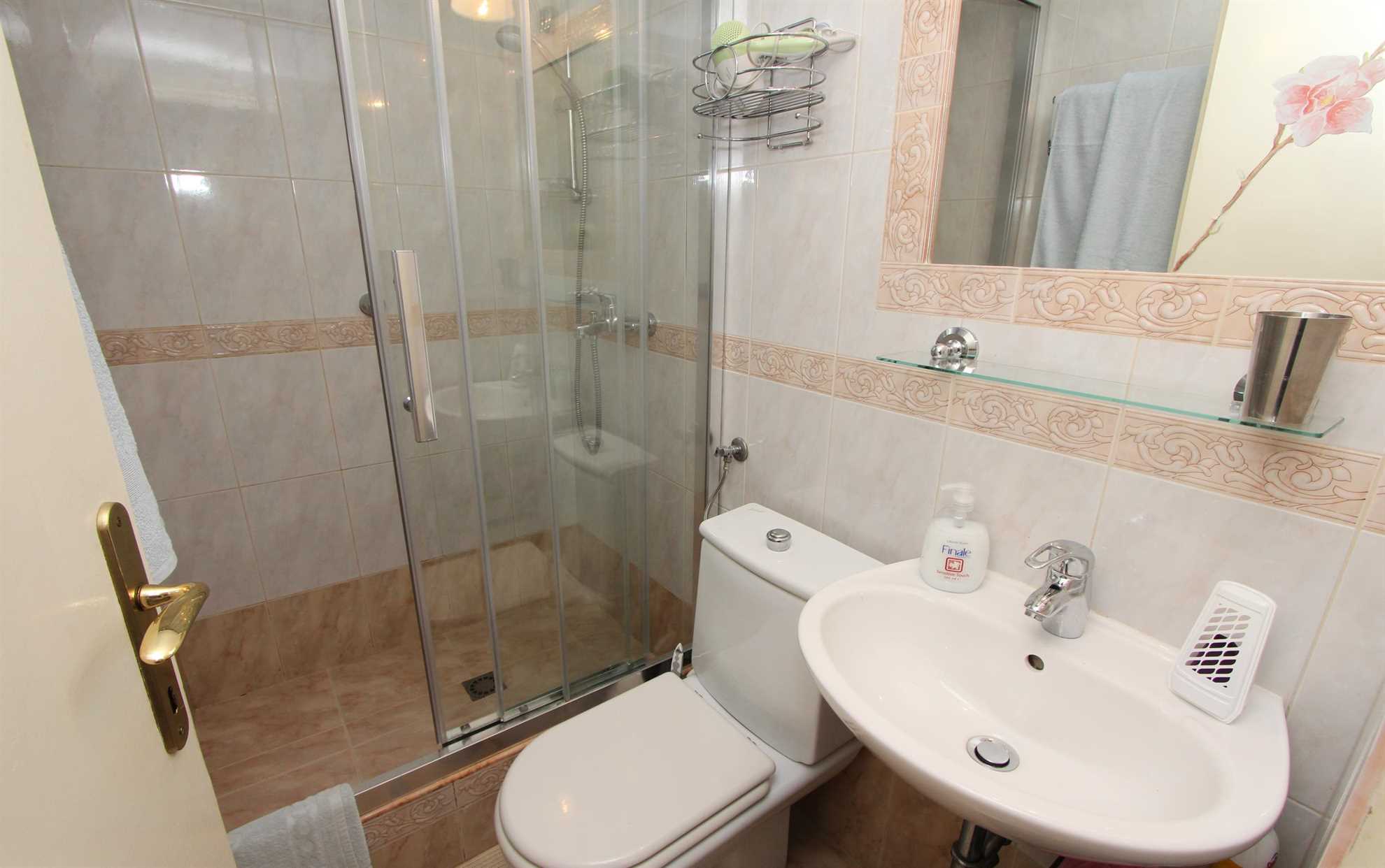 LUCU Two-Bedroom Apartment (manji)