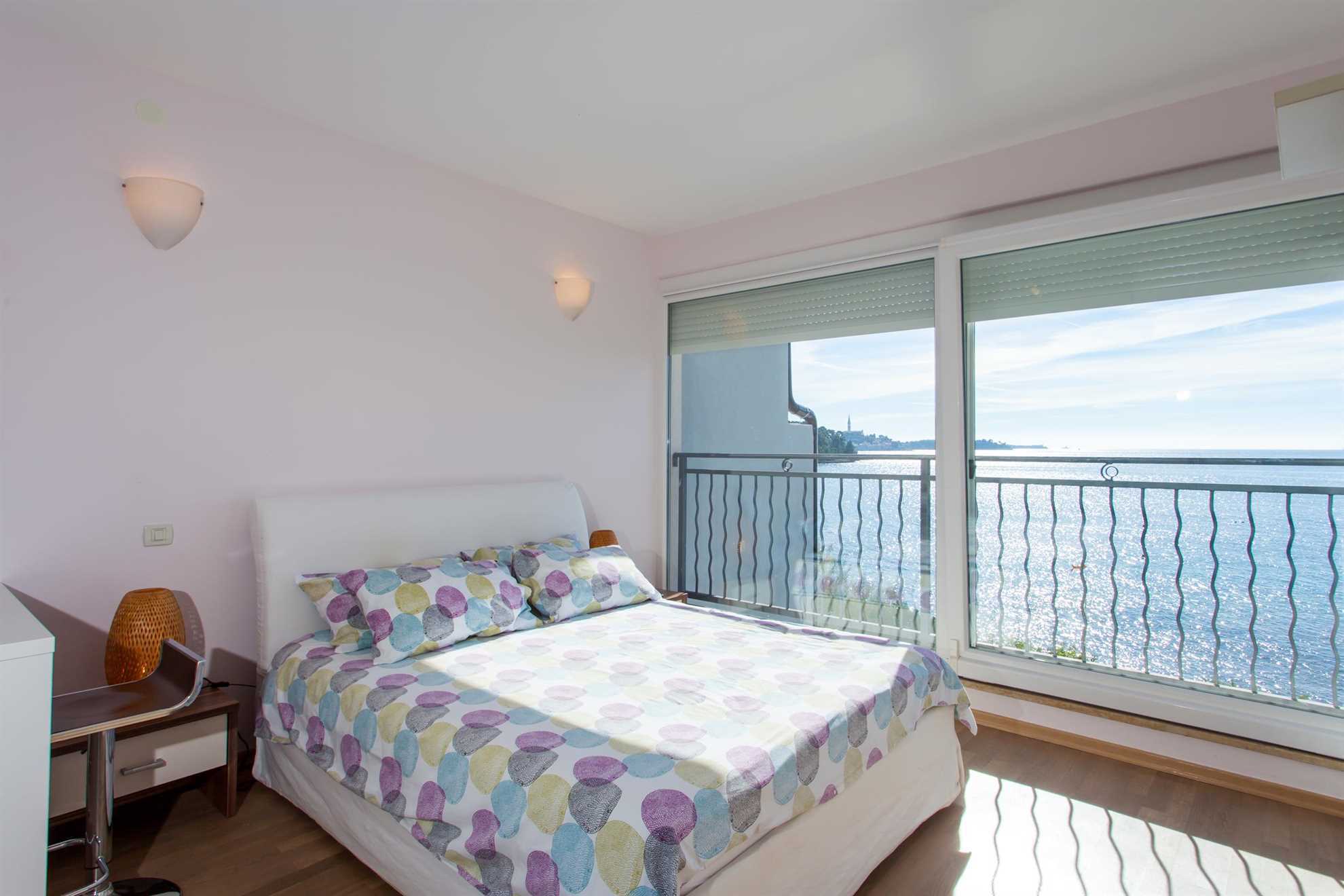 BLU Double Room with Seaview 5