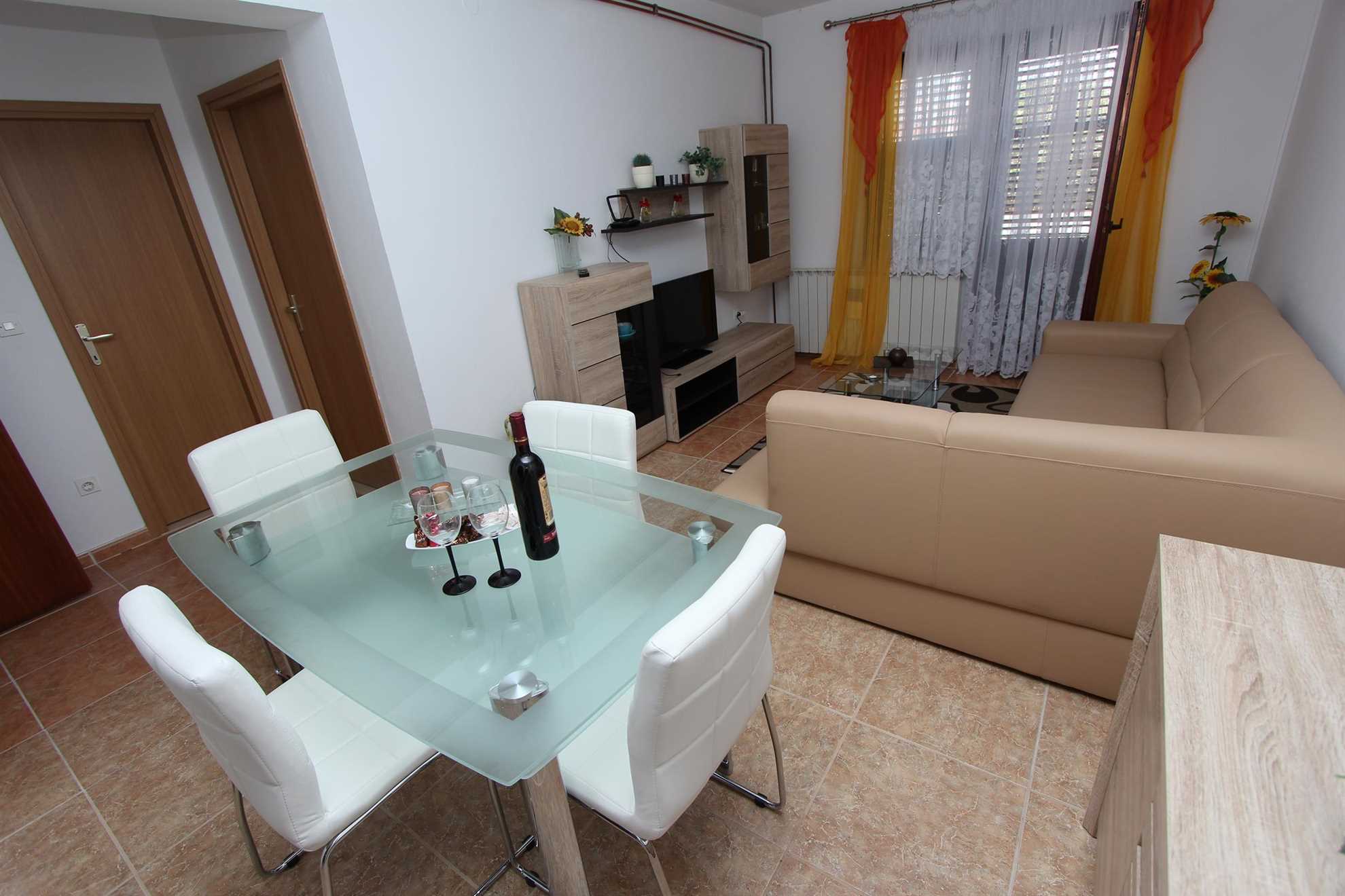 NOELLA MIA One-Bedroom Apartment