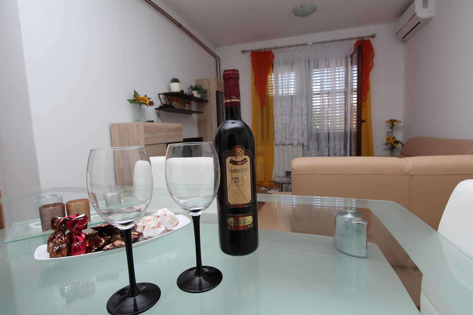 NOELLA MIA One-Bedroom Apartment