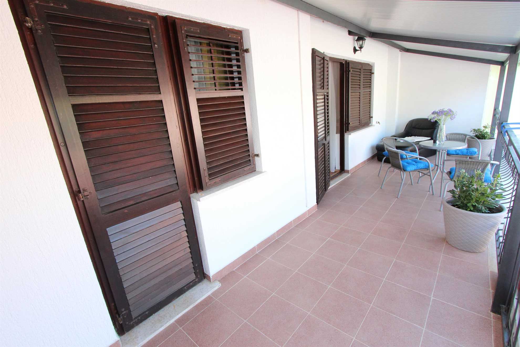 NOELLA MIA One-Bedroom Apartment