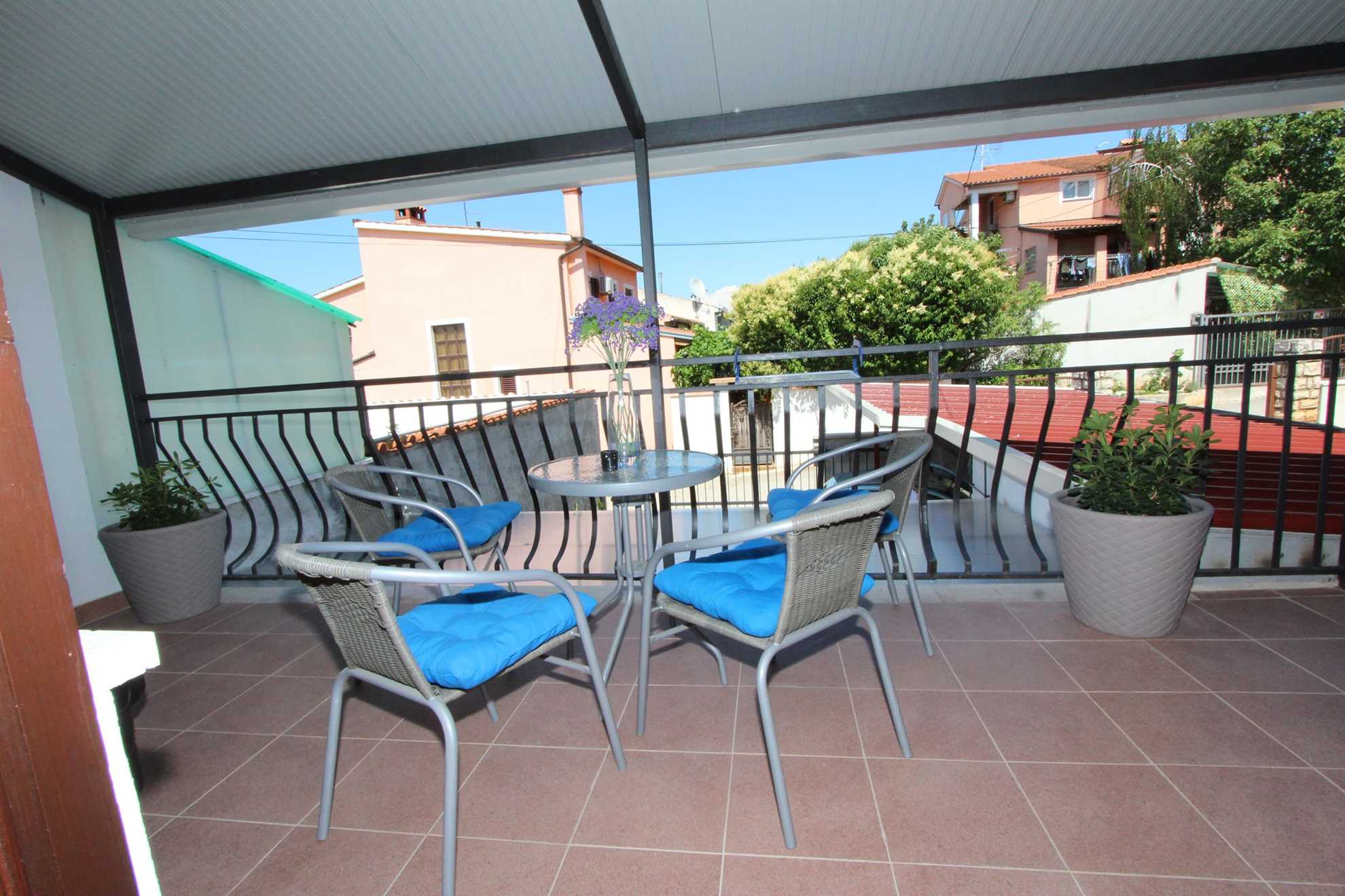 NOELLA MIA One-Bedroom Apartment