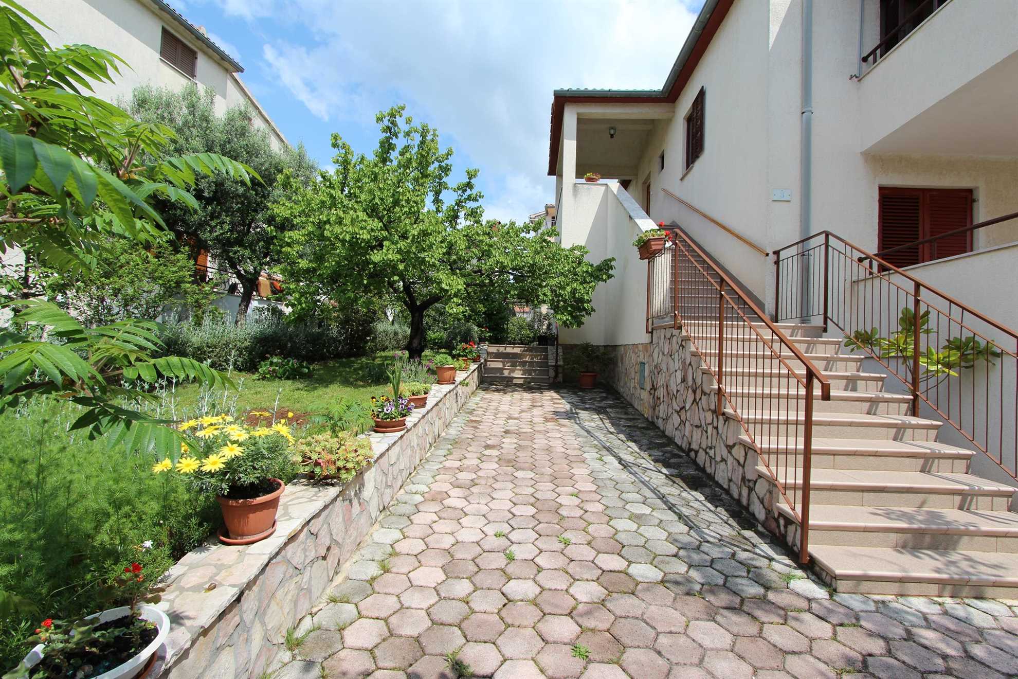 SANJA Double Room with shared bathroom 2 (bijela soba)