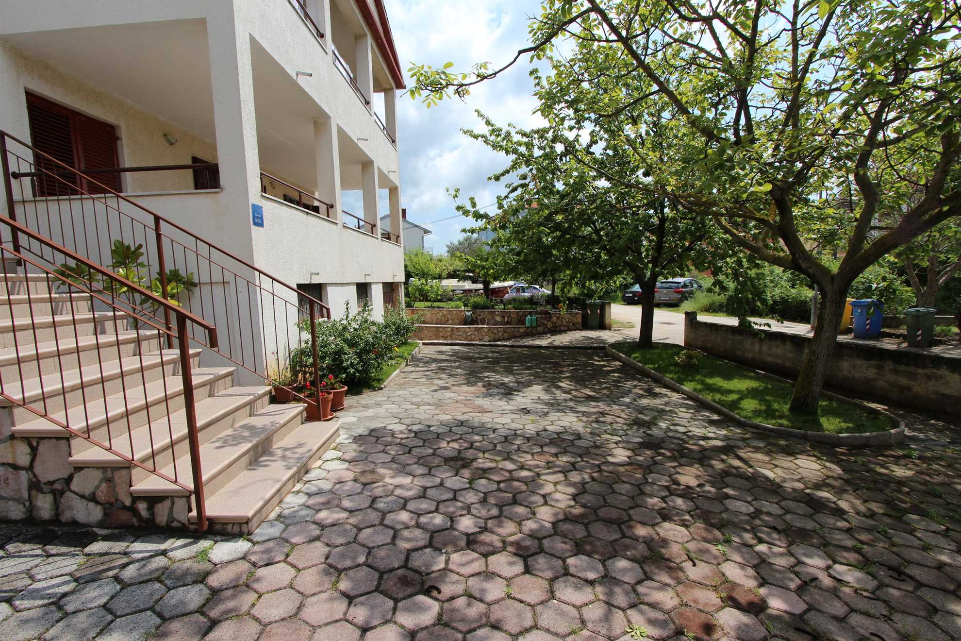 SANJA Double Room with shared bathroom 2 (bijela soba)