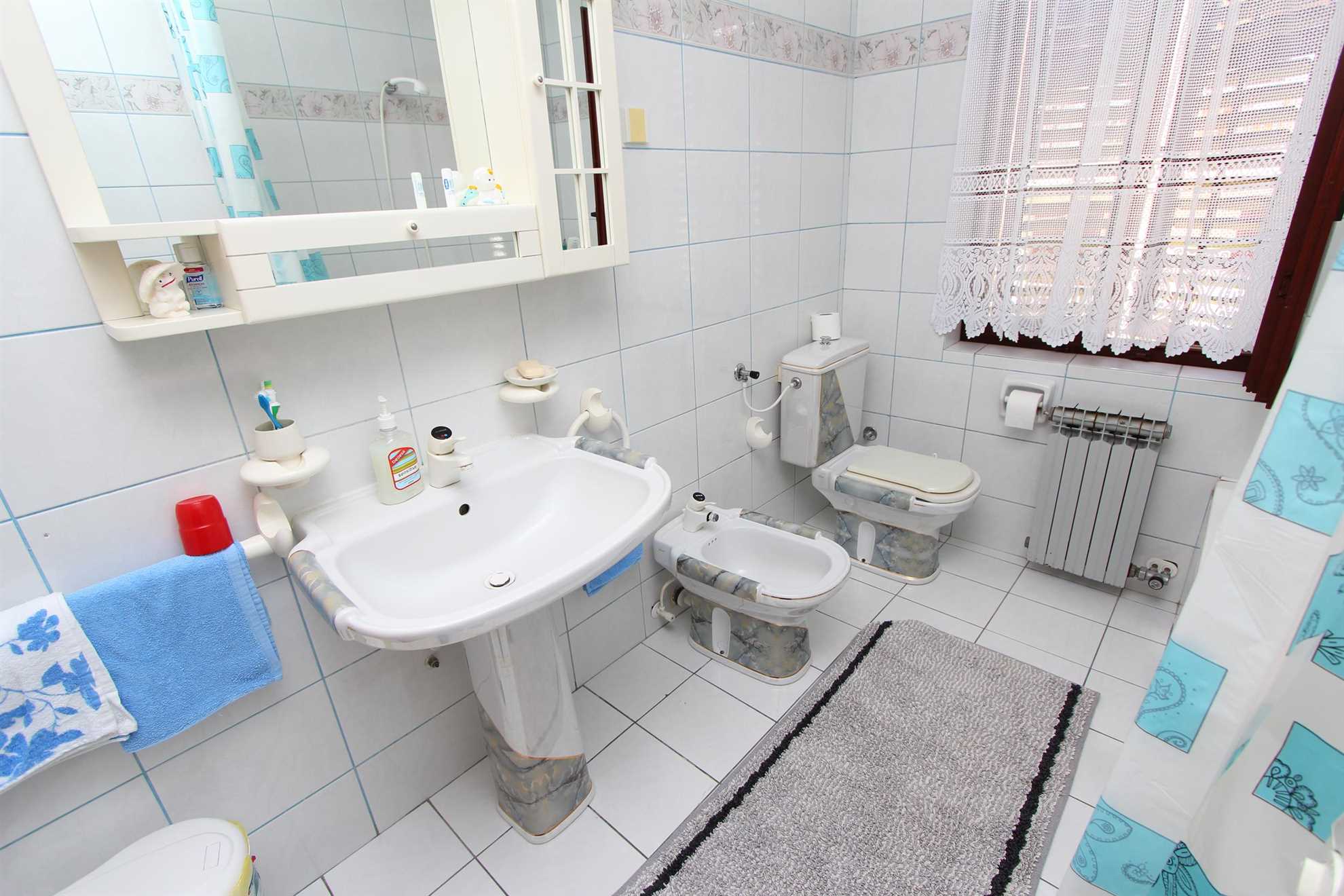 SANJA Double Room with shared bathroom 2 (bijela soba)