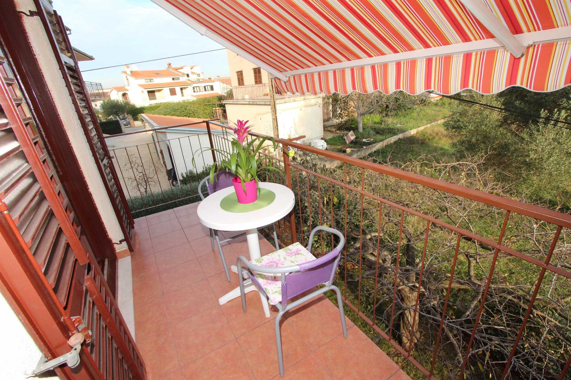 SANJA Double Room with shared bathroom 2 (bijela soba)
