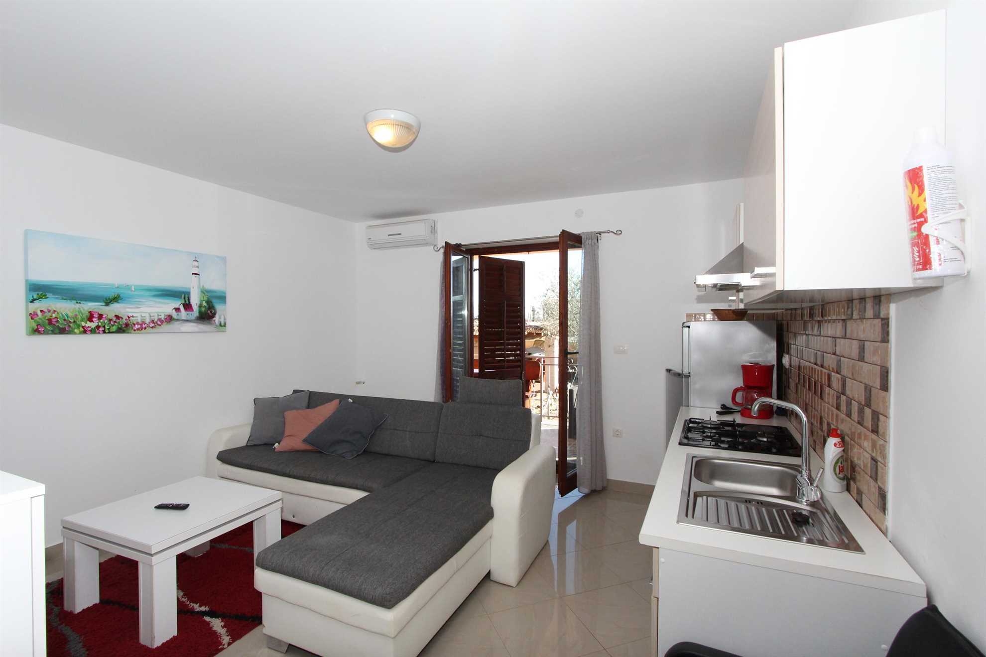 RUBIL One-Bedroom Apartment 3