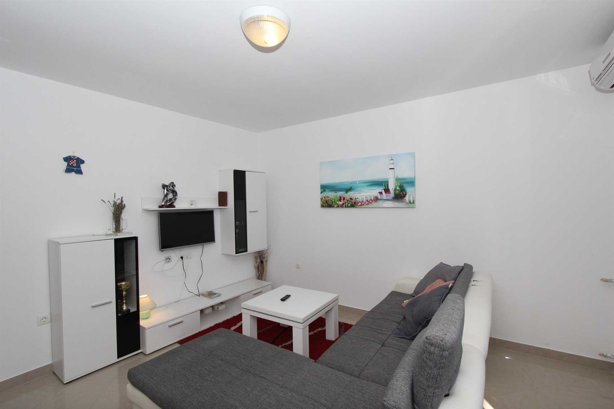 RUBIL One-Bedroom Apartment 3
